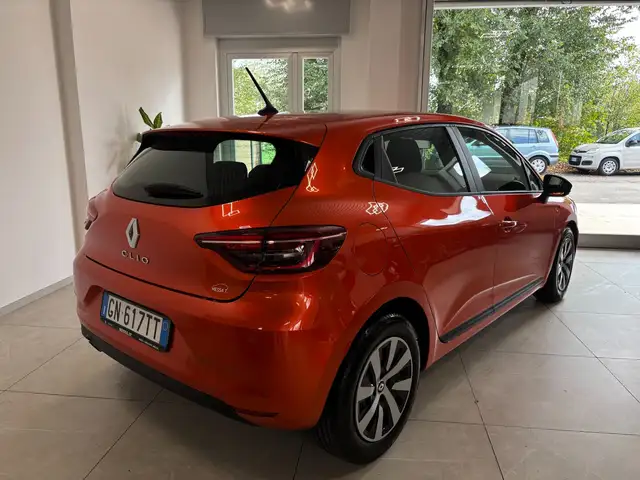 Renault Clio view 6