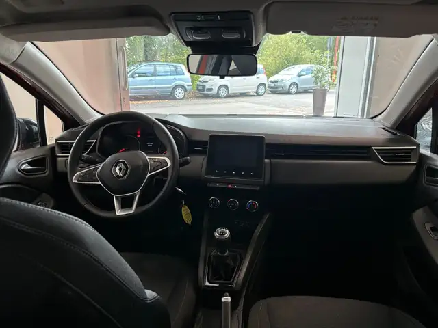 Renault Clio view 9
