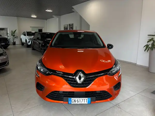 Renault Clio view 2
