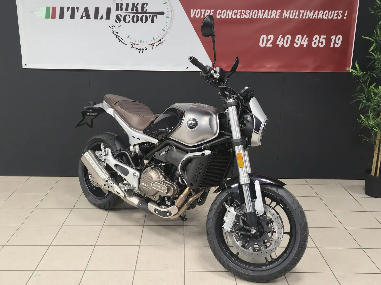 QJ Motor SRV 550 Gris - 2