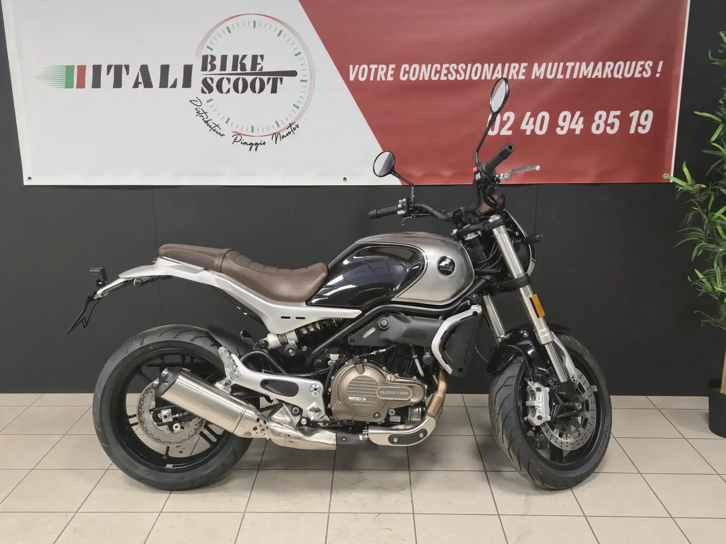 QJ Motor SRV 550 Gris - 1