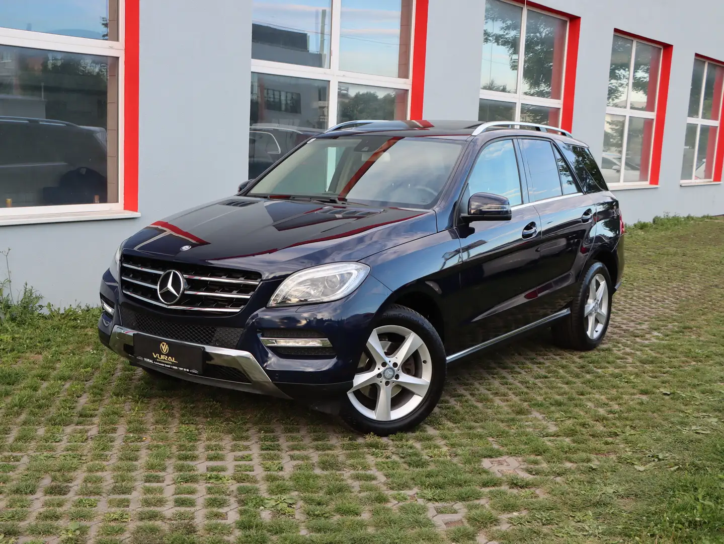 Mercedes-Benz ML 350 d | Schiebedach | LEDER | NAVI | Kamera | Blau - 1