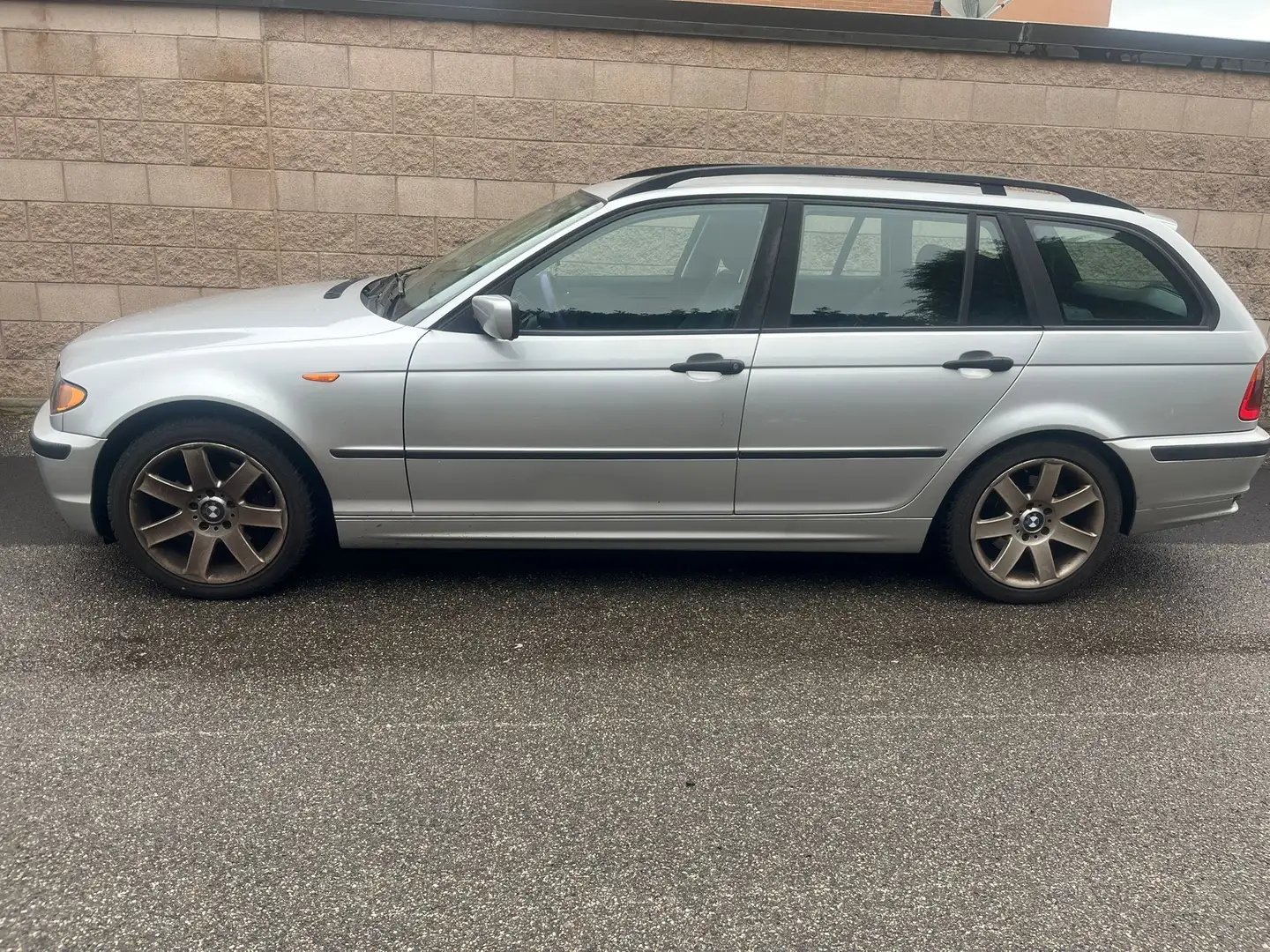 BMW 320 320d Touring Eletta 150cv - 2