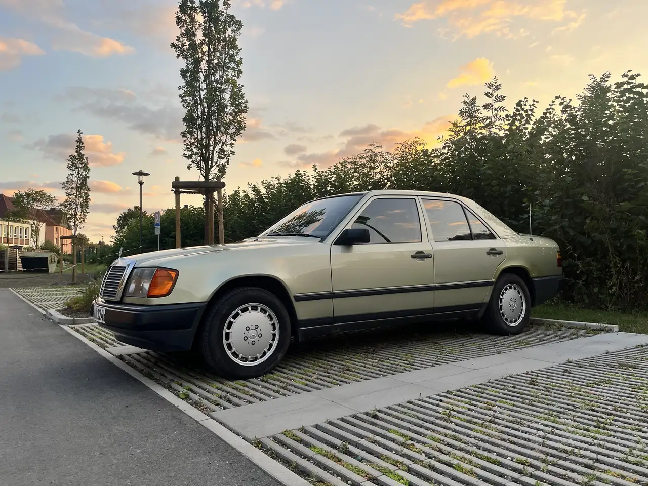 Mercedes-Benz 300 E, foto 2