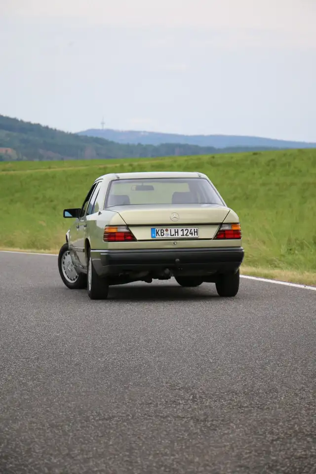 Mercedes-Benz 300 E, foto 4
