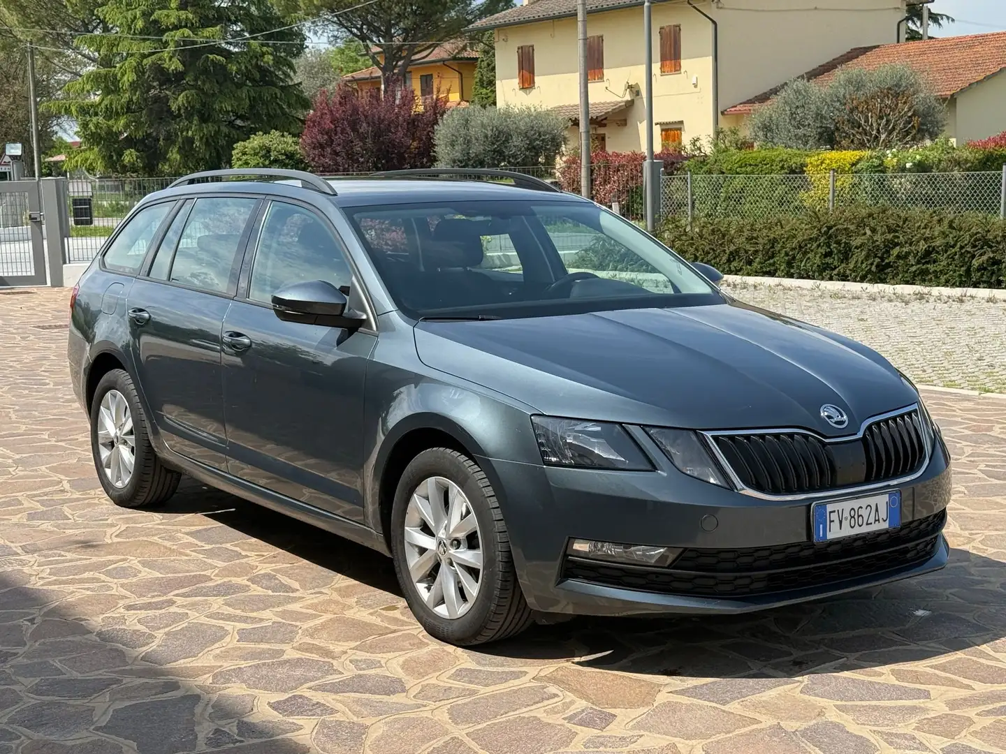 Skoda Octavia Wagon 1.6 tdi 115cv Gris - 1