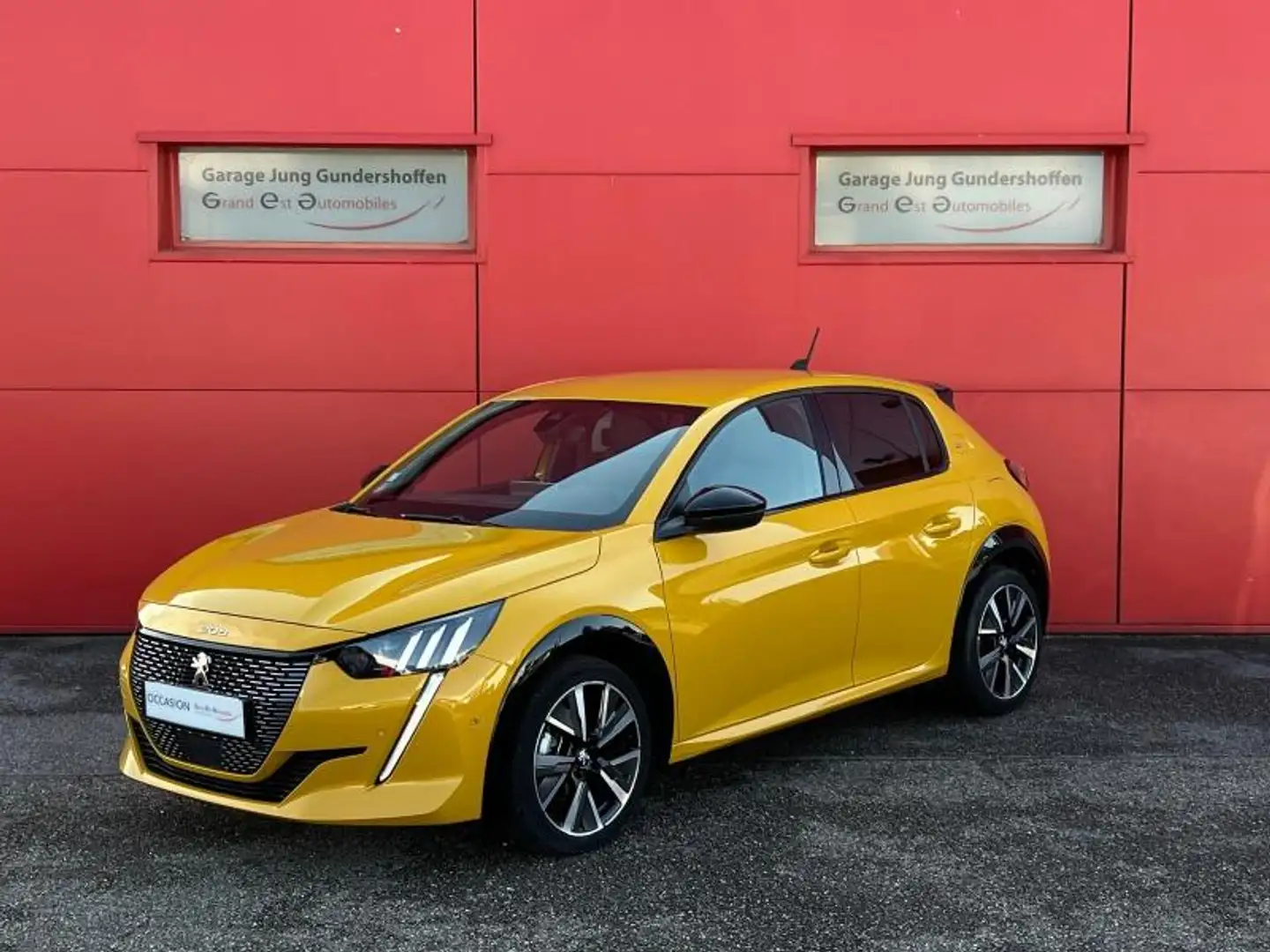 Peugeot 208 1.2 Essence 100ch S\u0026S GT EAT8/Distri Neuve Jaune - 1