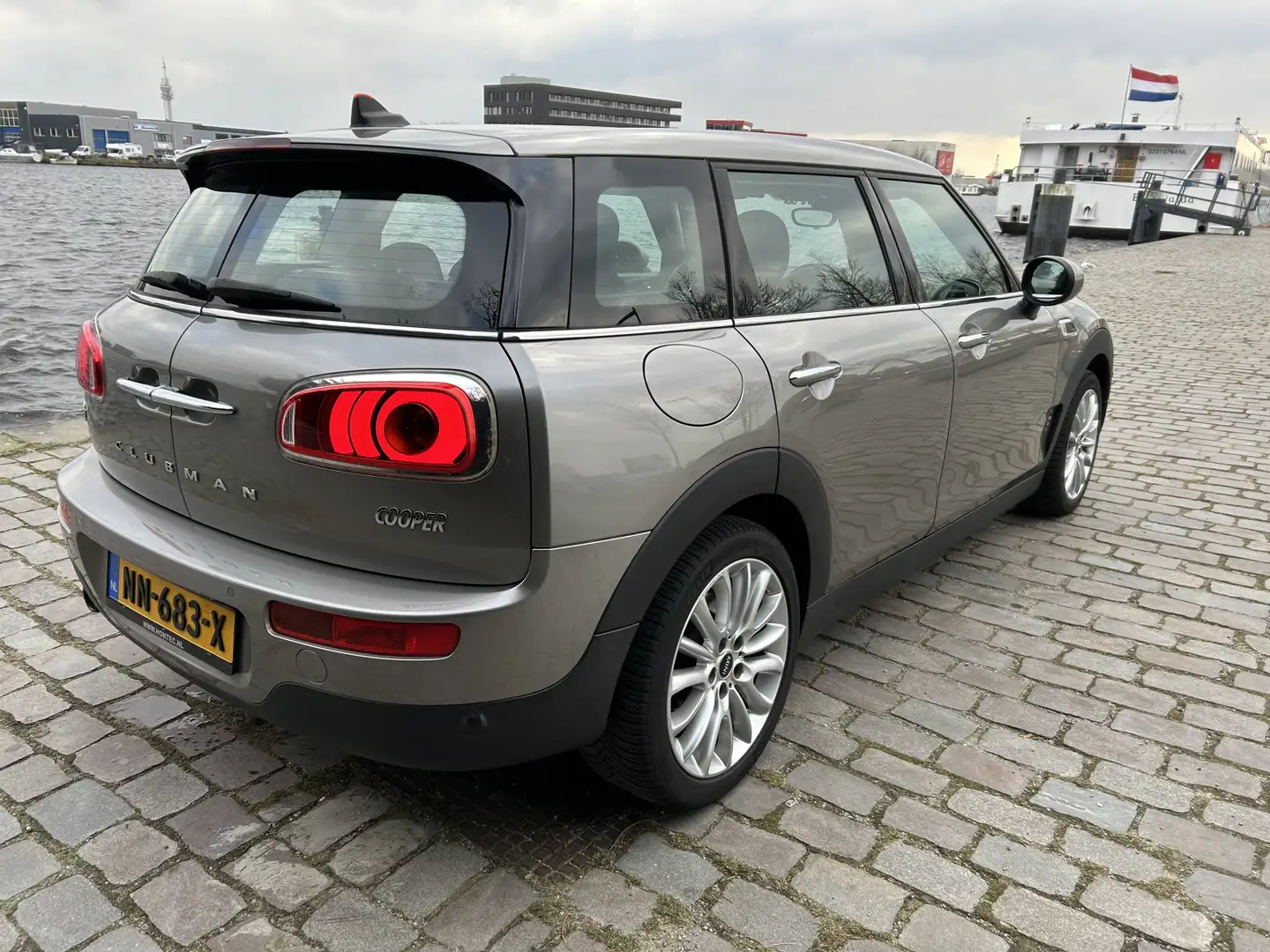 MINI Cooper Clubman Mini 1.5 Business navi 89.000 km nieuwstaat Grijs - 2