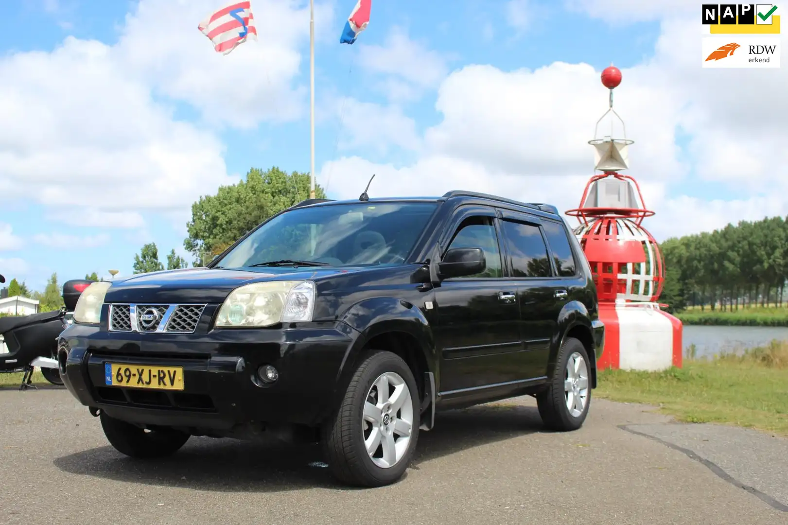 Nissan X-Trail 2.0 Columbia 2wd *Schuifdak *Pano *MultiMedia Zwart - 1