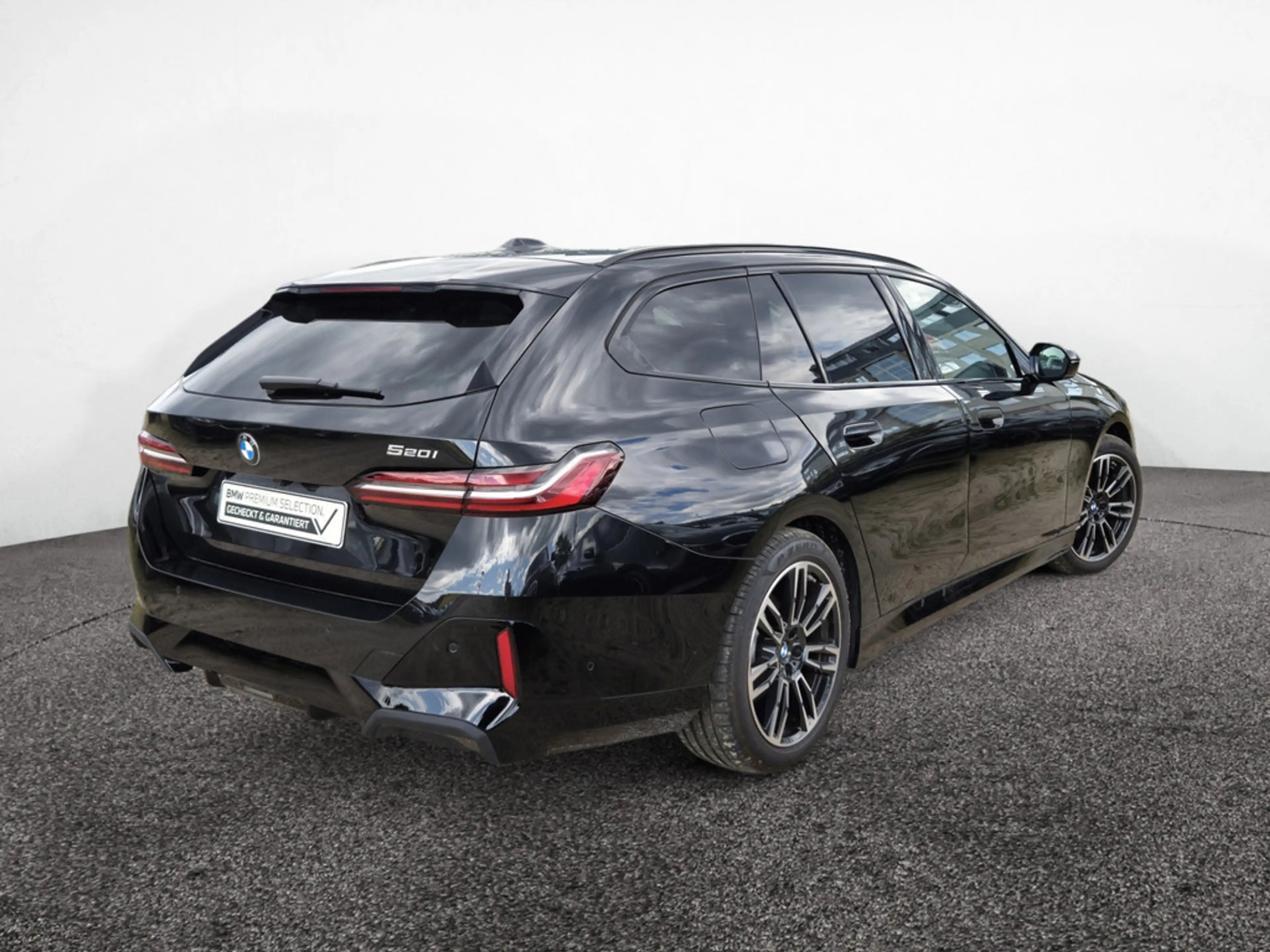 BMW 520 i Touring M-Sport H/K+ACC+KAM+NAVI+LED+SHZ — photo 3
