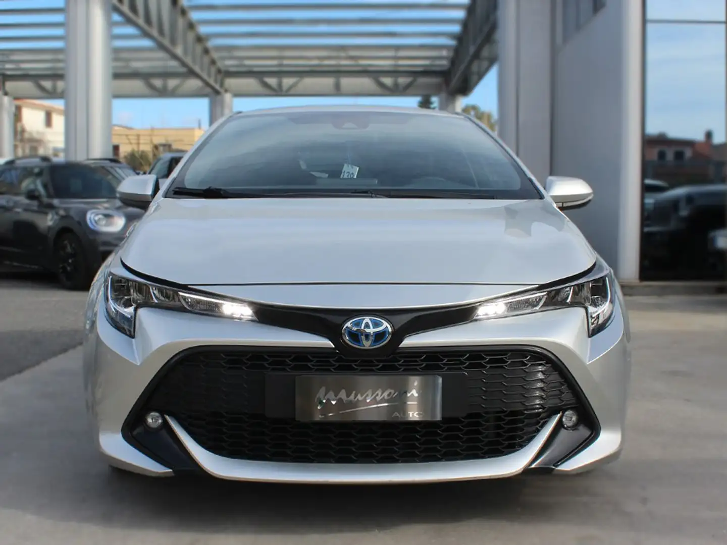 Toyota Corolla 1.8h Active cvt Gris - 2