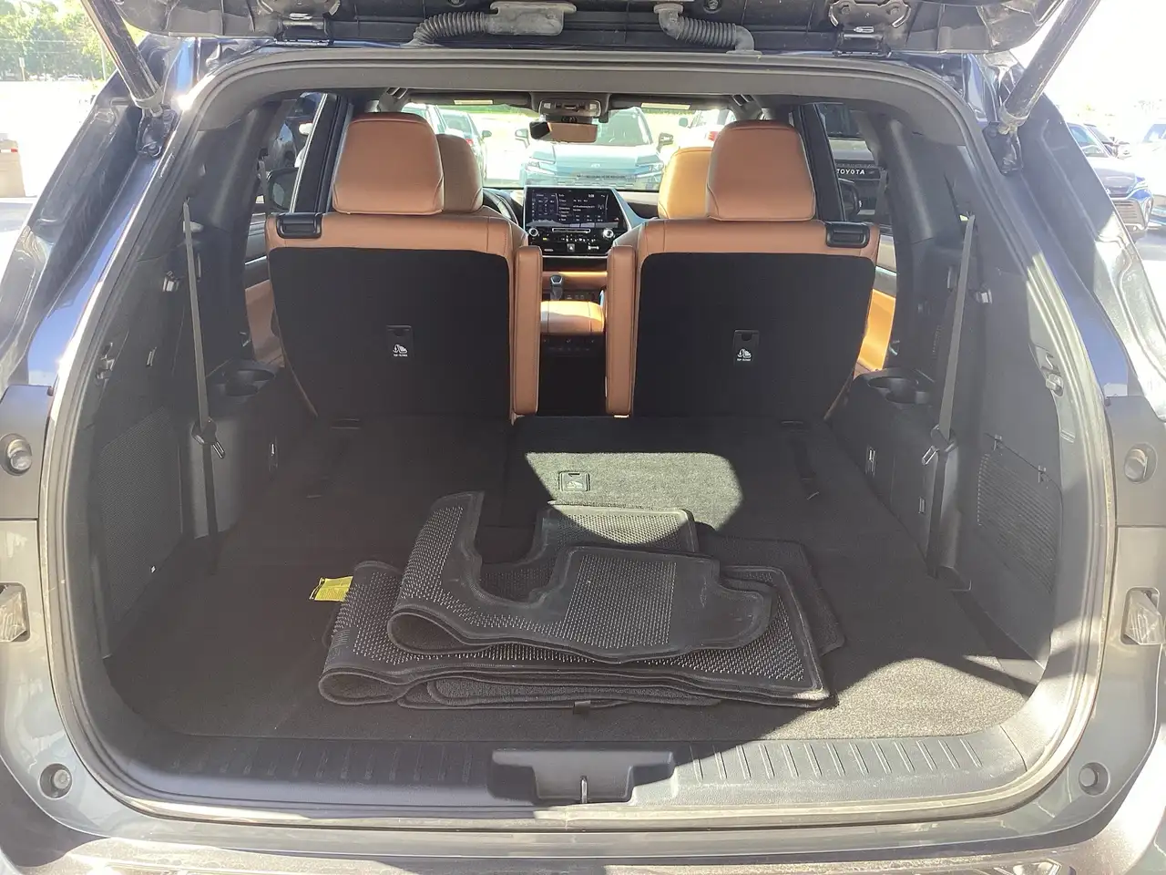 Toyota Highlander снимка Toyota Highlander