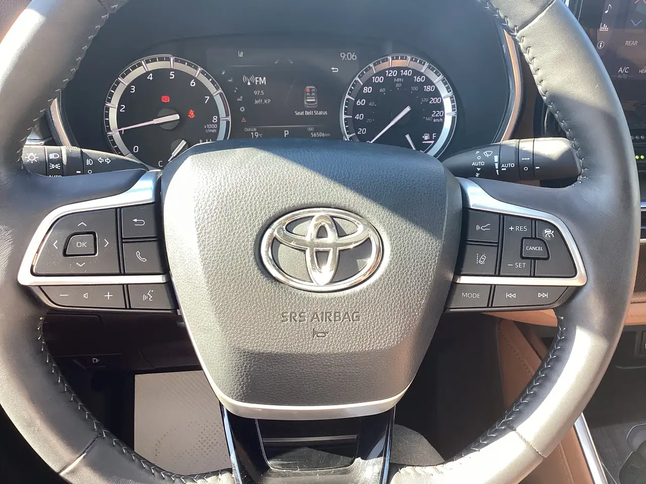Toyota Highlander снимка Toyota Highlander