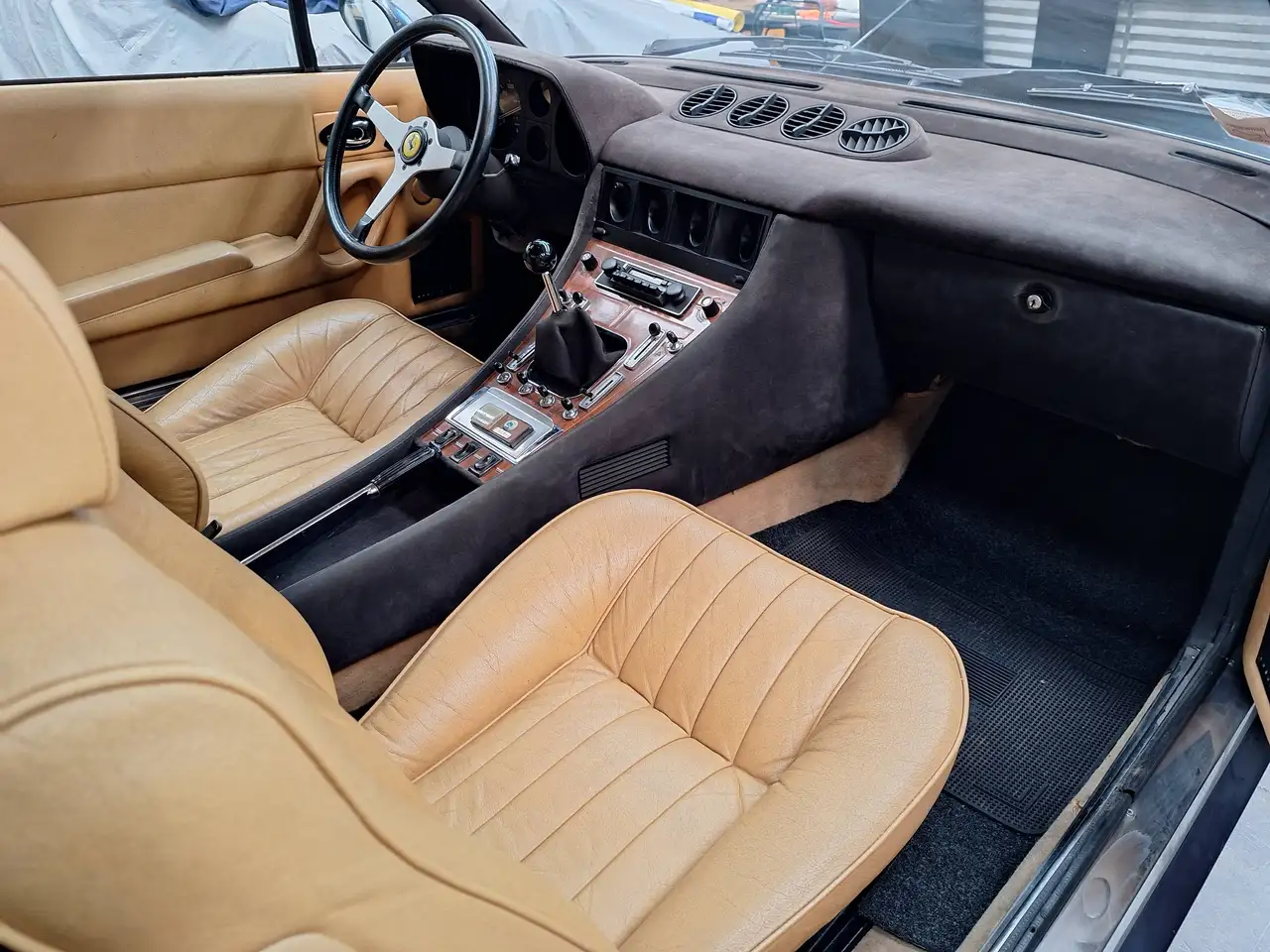 Ferrari 365 GT4 2+2, foto 3