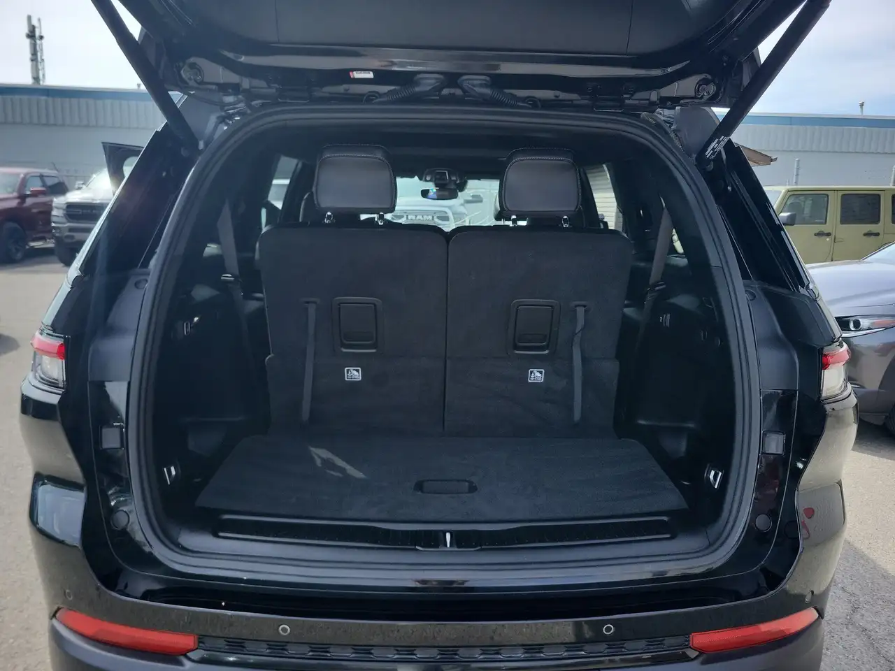 Jeep Grand Cherokee снимка Jeep Grand Cherokee