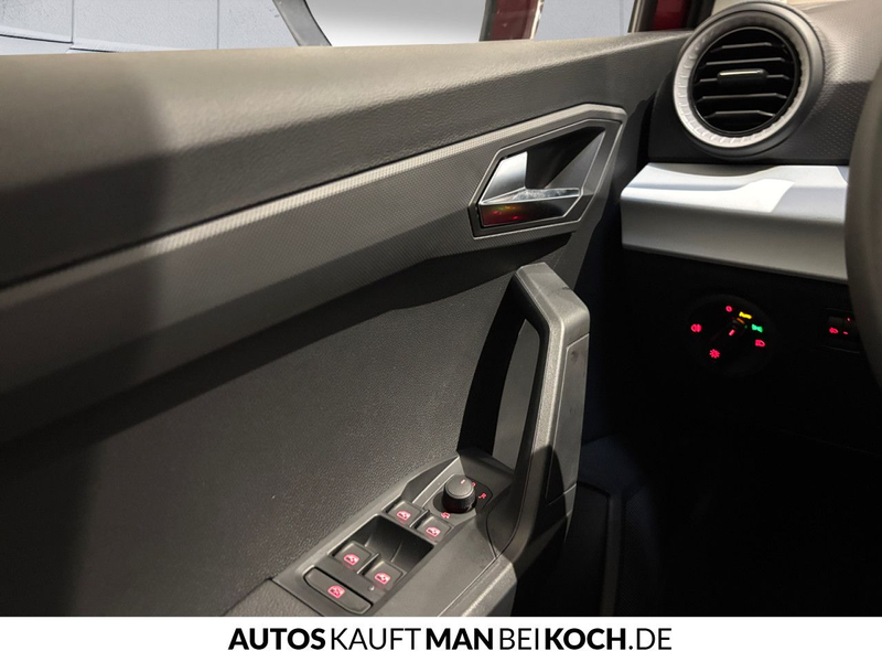SEAT Arona 1.0 TSI DSG Road Edition NAVI FSE SHZ PDC V+ — photo 14
