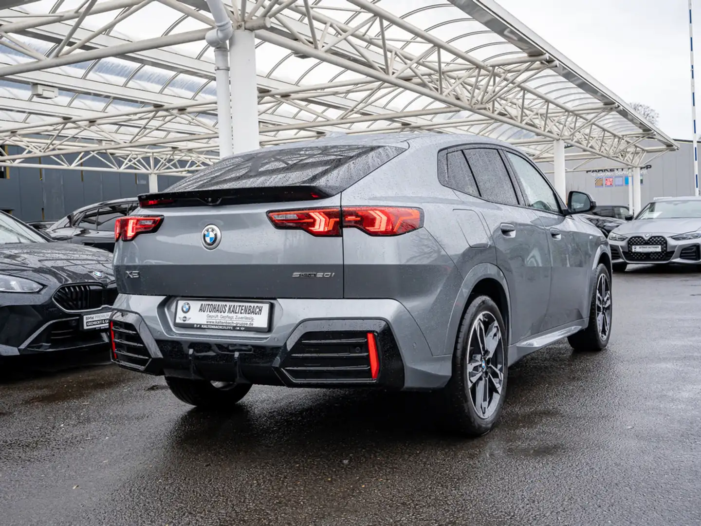BMW X2 sDrive 20i M-Sport PANO AHK LED ACC NAVI Grau - 2