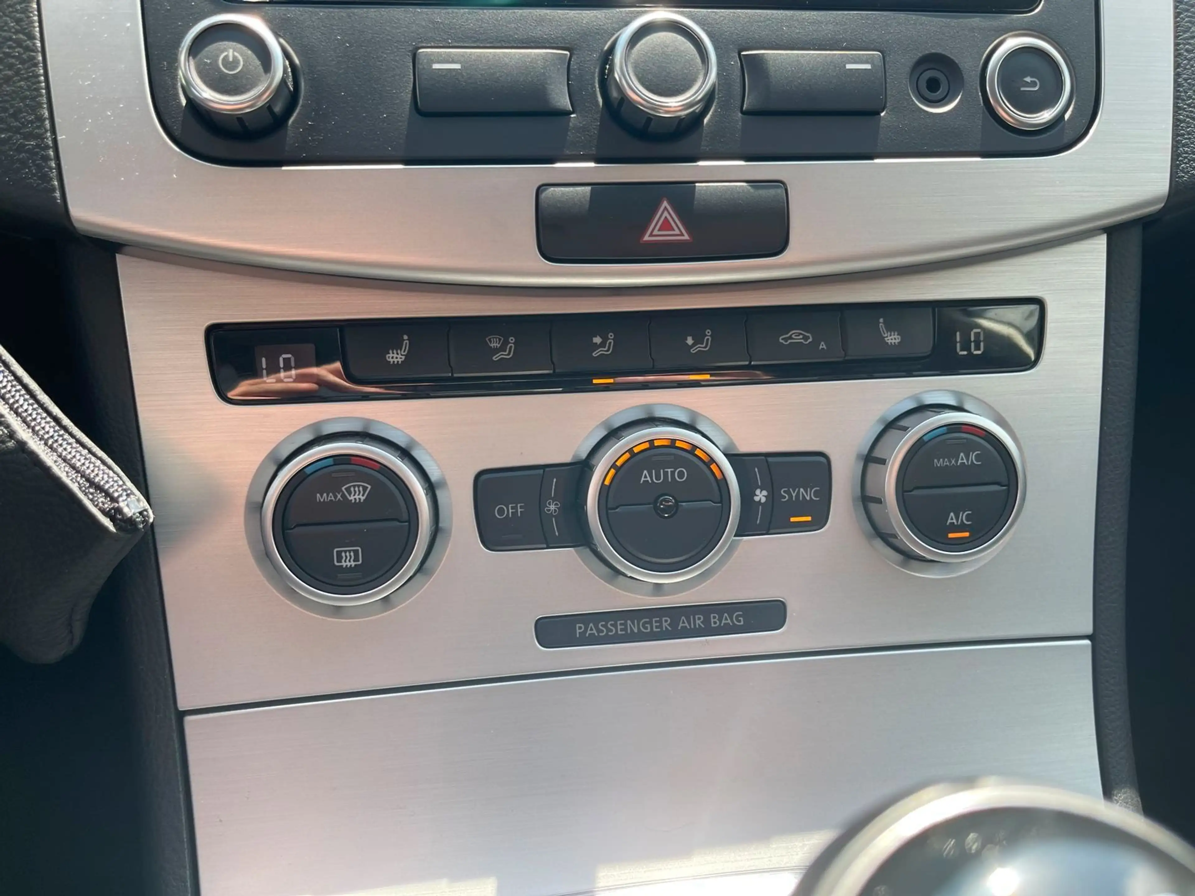 Volkswagen Passat CC Sportsitze+Navi+Bi-Xenon+Sitzheizung — photo 15