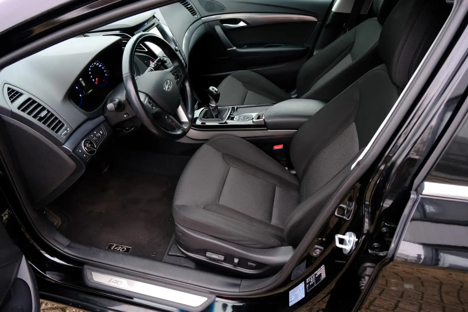 Hyundai i40 Wagon 1.7 CRDi Essence Navi|Clima|Cam|LMV Noir - 2