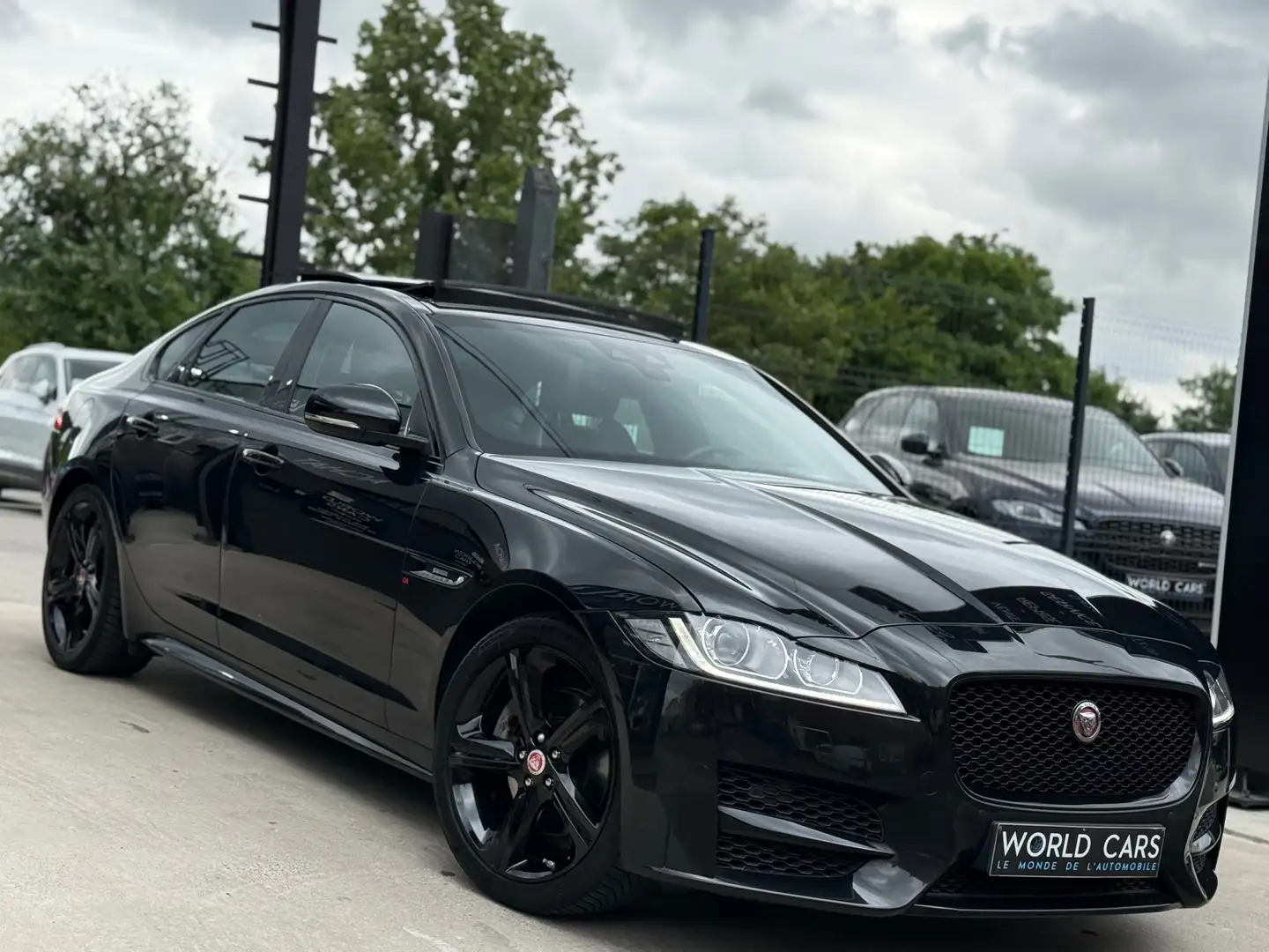 Jaguar XF 2.0 D R-Sport 179CV TOIT PANO GARANTIE 12MOIS Negro - 2