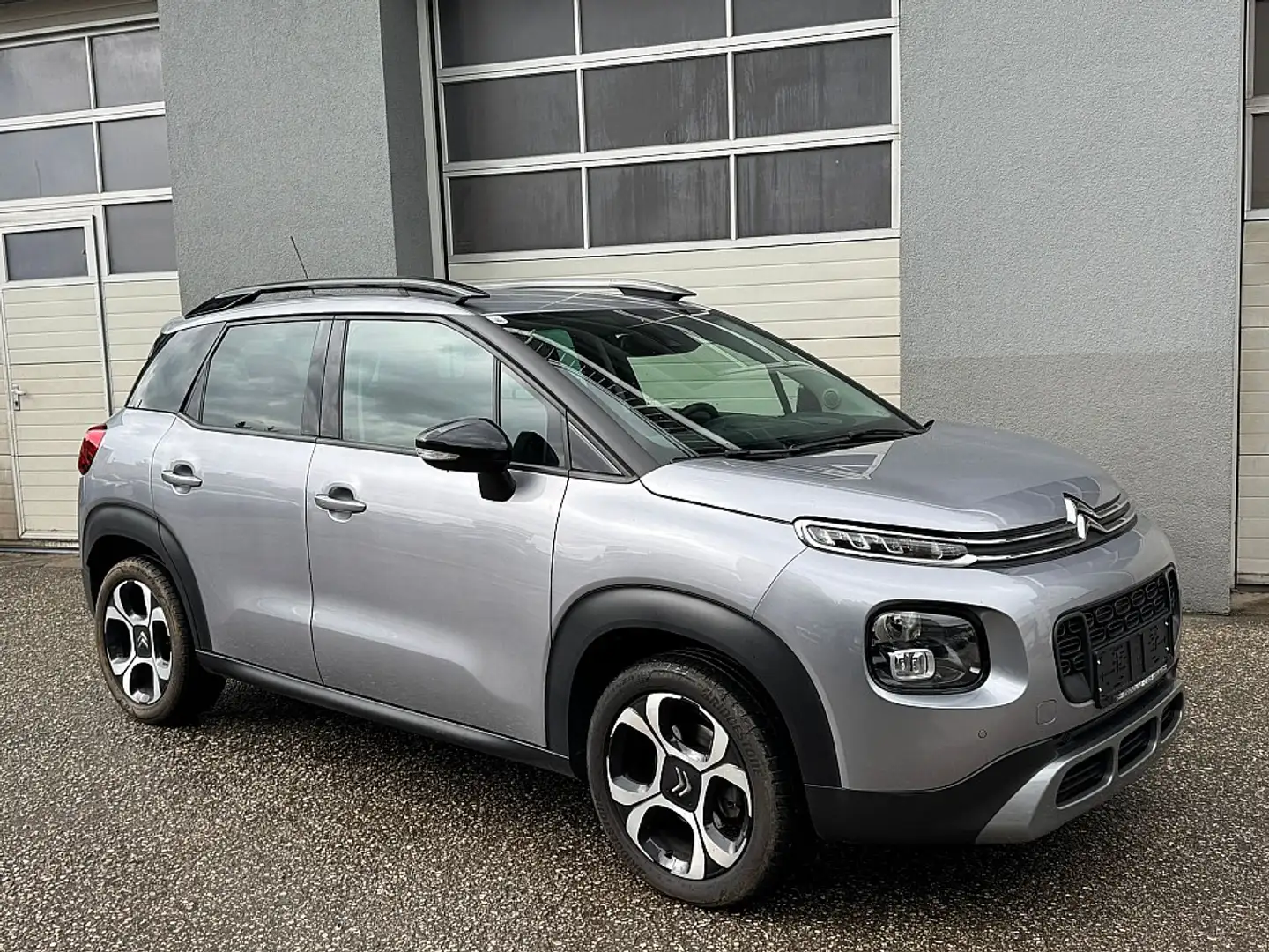 Citroen C3 Aircross PureTech 130 S&S EAT6 Shine Aut. Grau - 2