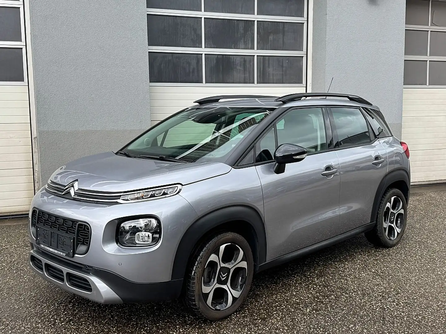 Citroen C3 Aircross PureTech 130 S&S EAT6 Shine Aut. Grau - 1