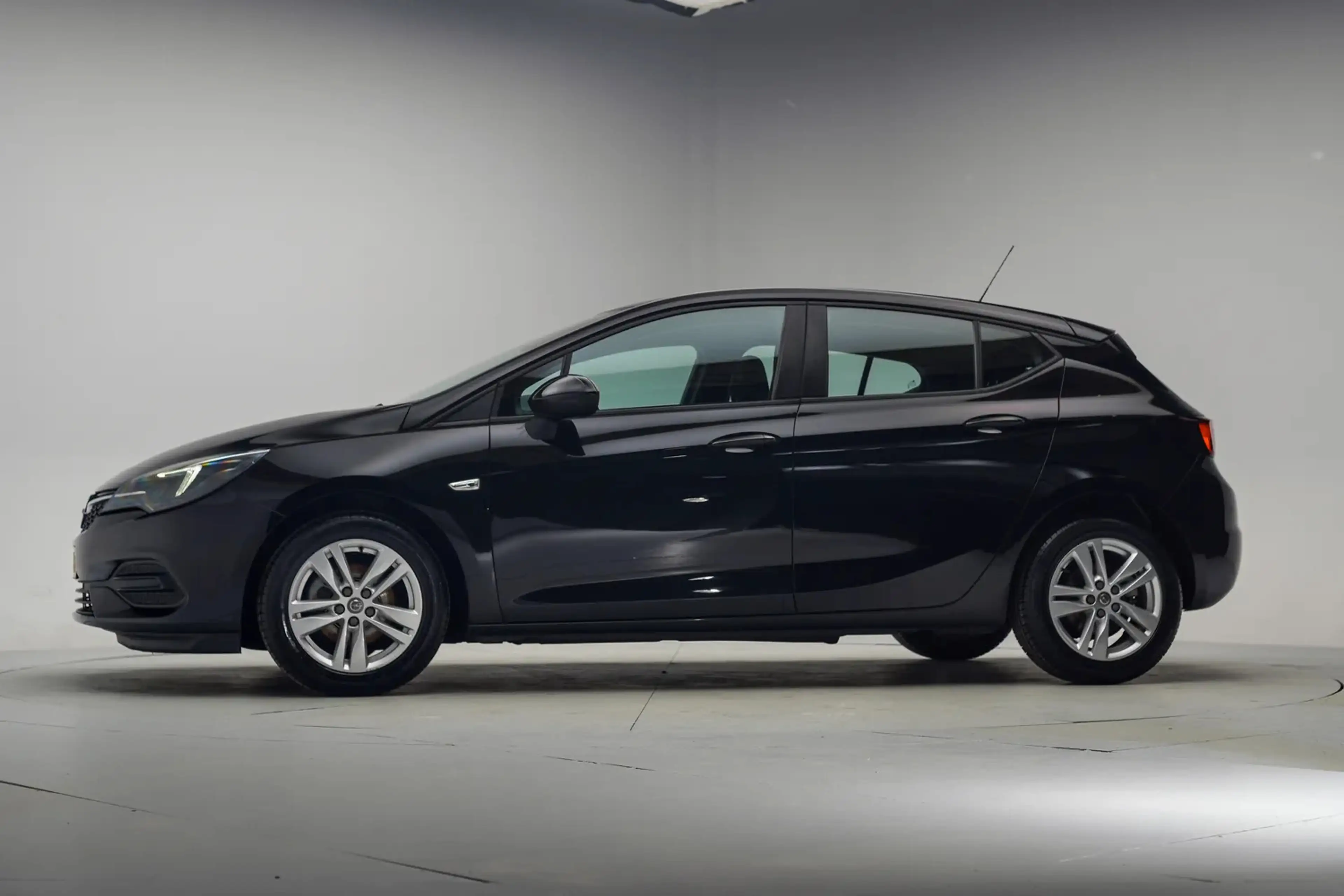 Opel Astra 1.2 Edition [ Navi Apple/Android LED PDC Cruise ] — photo 2