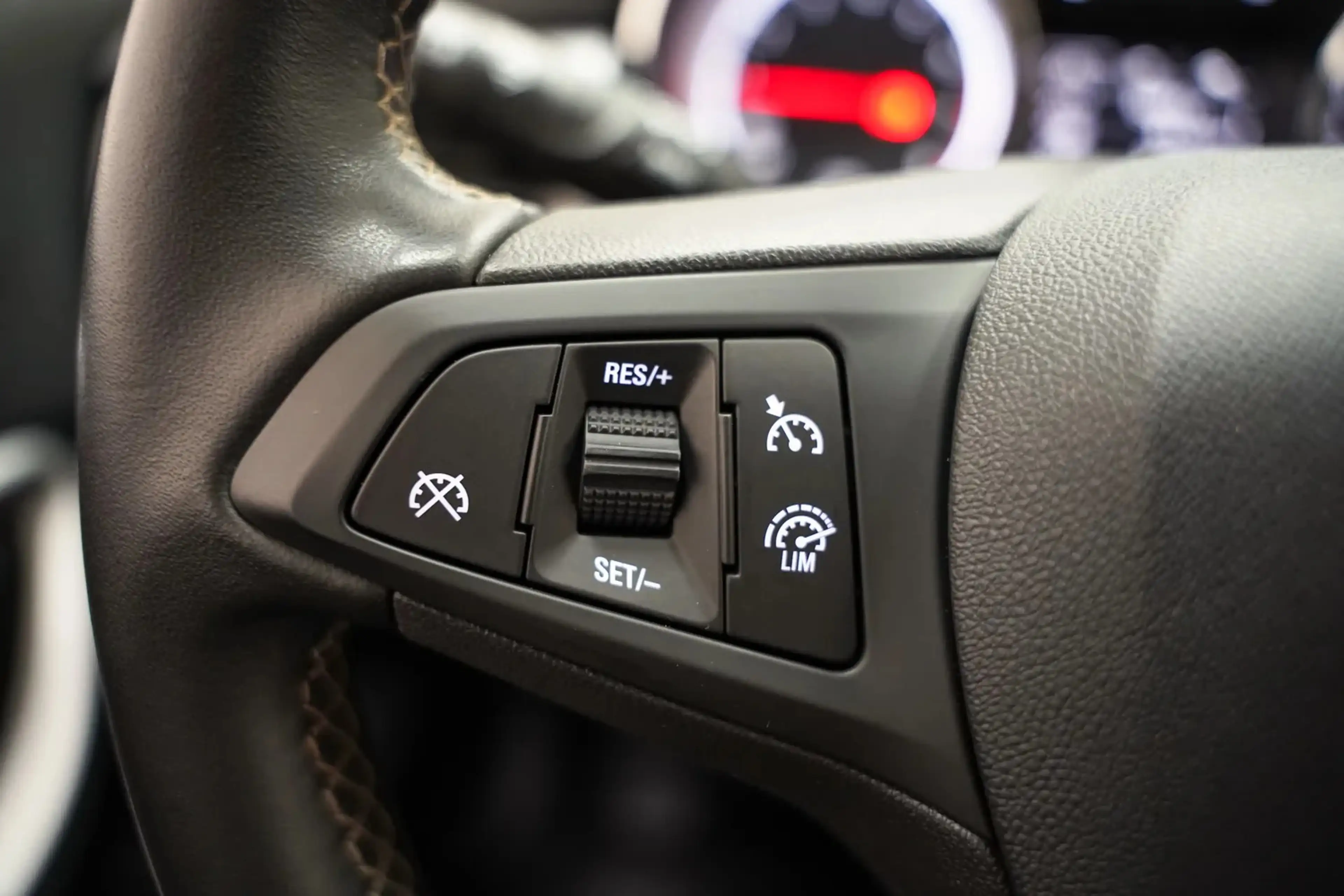 Opel Astra 1.2 Edition [ Navi Apple/Android LED PDC Cruise ] — photo 15