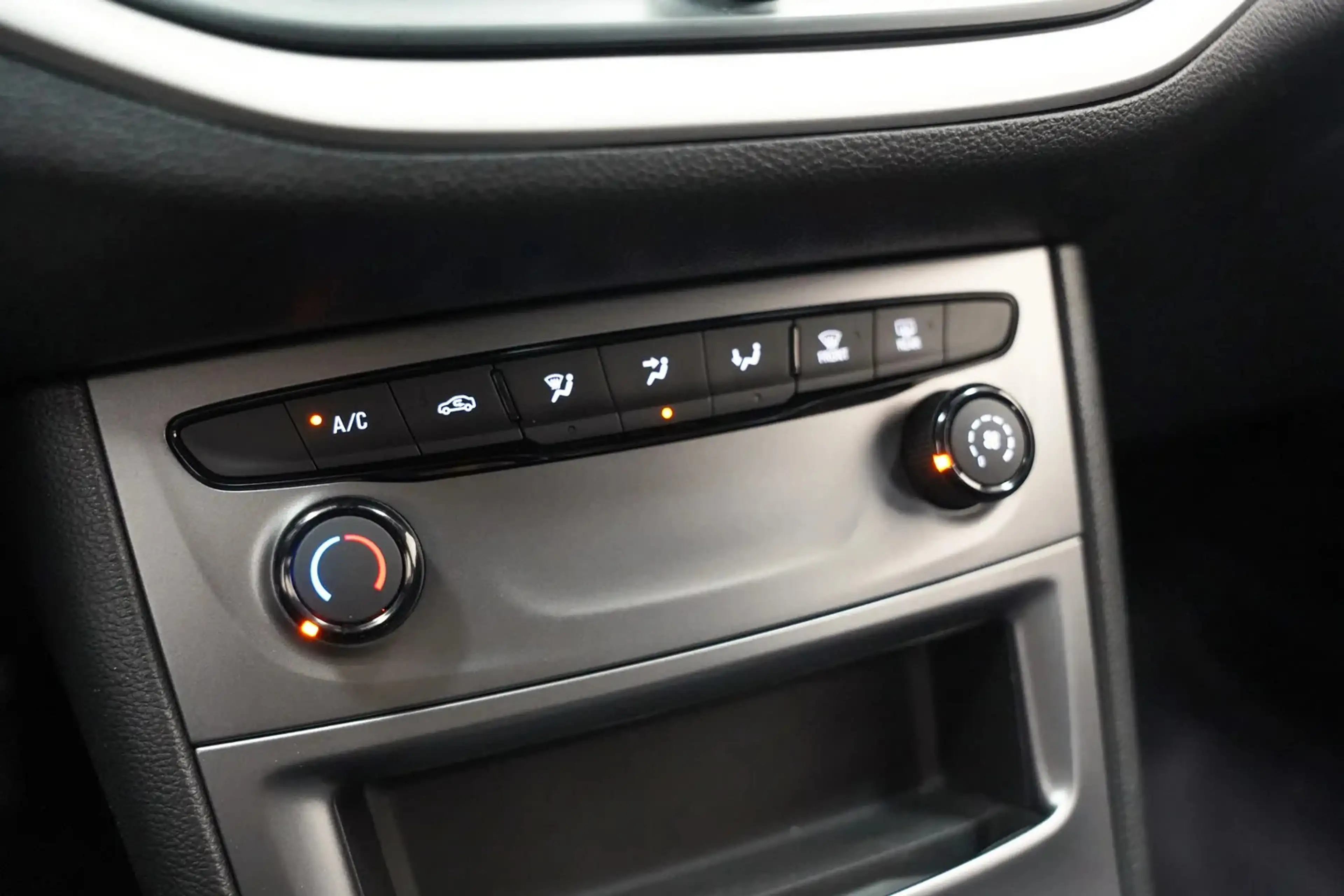 Opel Astra 1.2 Edition [ Navi Apple/Android LED PDC Cruise ] — photo 7