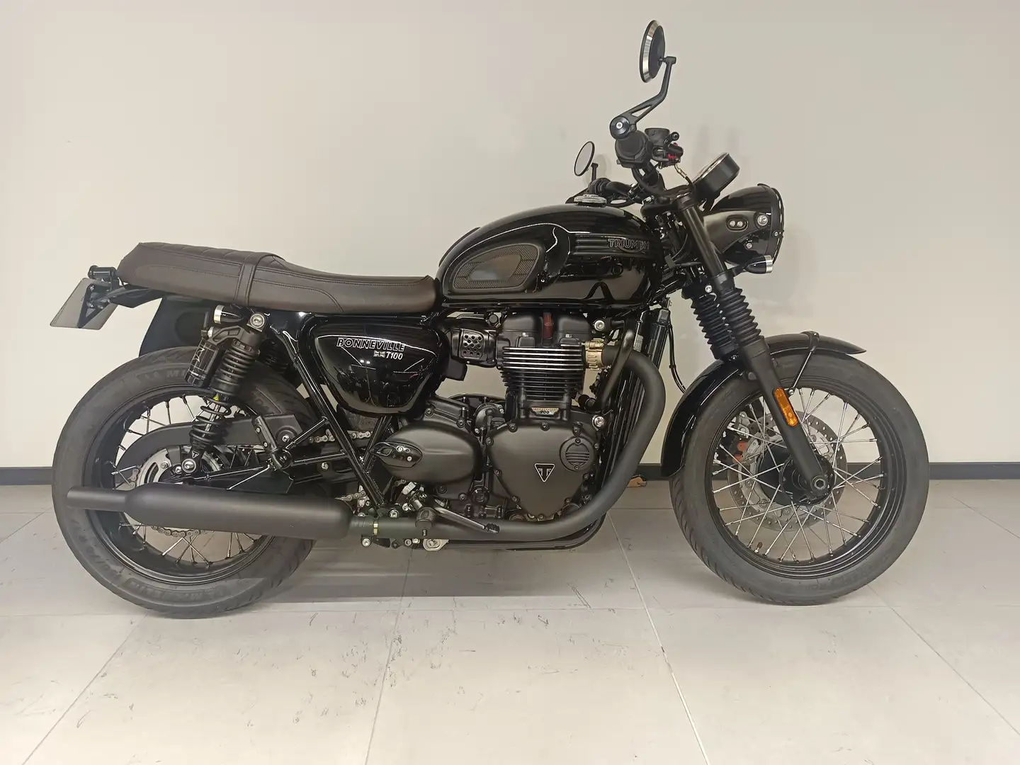 Triumph Bonneville T100 Noir - 2