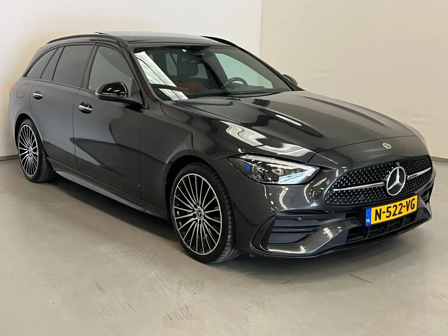 Mercedes-Benz C 300 Estate 300e / AMG / Pano / HUD / Memory Grijs - 2