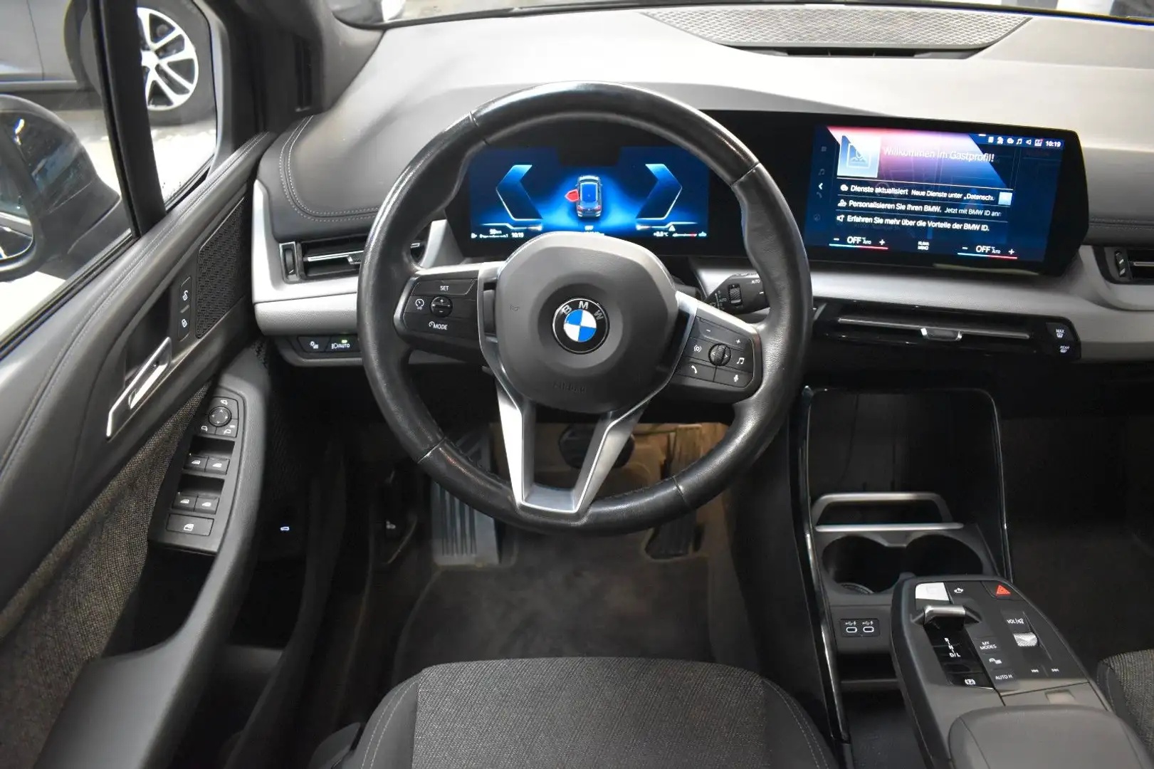 BMW 218 *ADAP.LED*AHK*PANO*DIGITAL*SHZ Black - 2