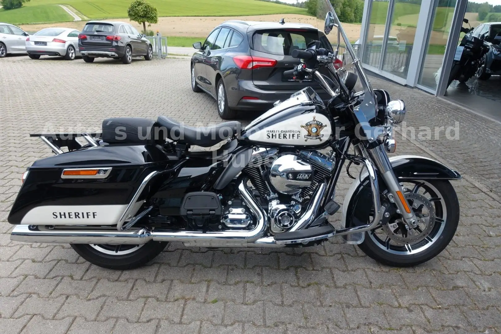 Harley-Davidson Road King Police 103 mit echter Police Ausstatt. Czarny - 2