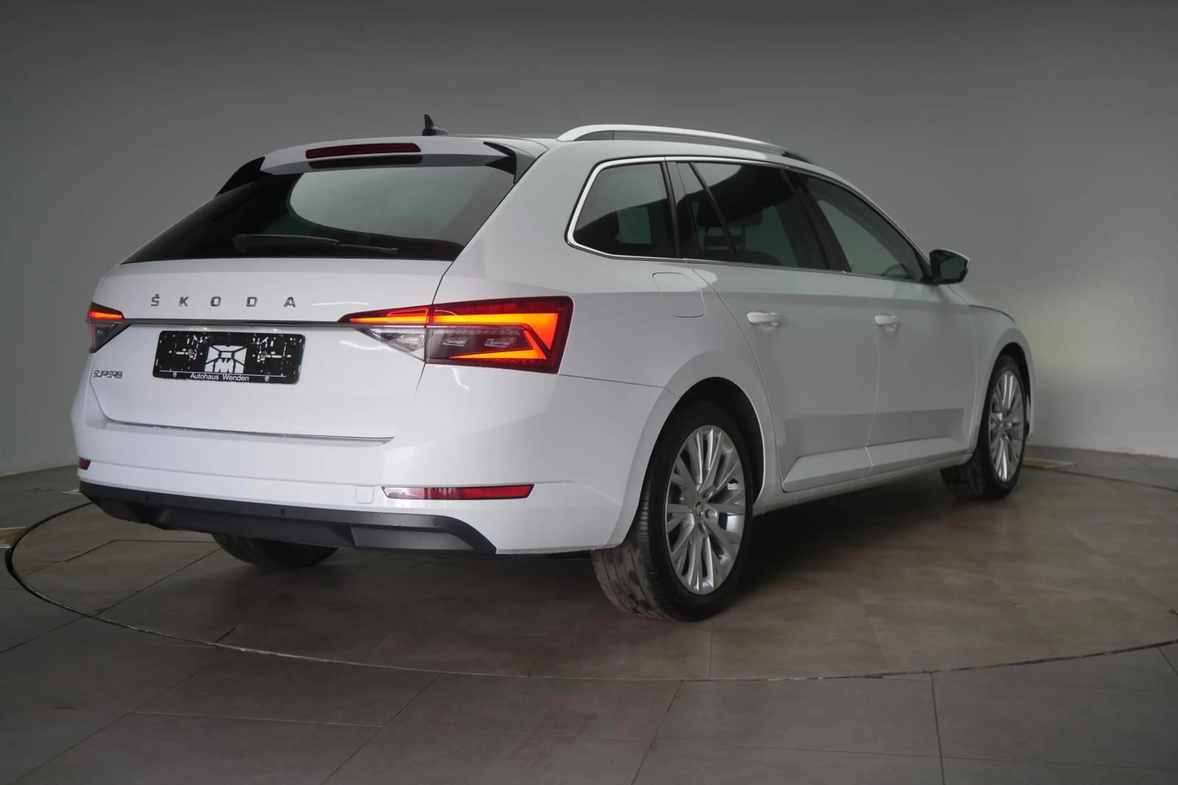 Skoda Superb 2.0 TDI DSG Style CarPlay/ACC/Virtual/Lan — photo 4