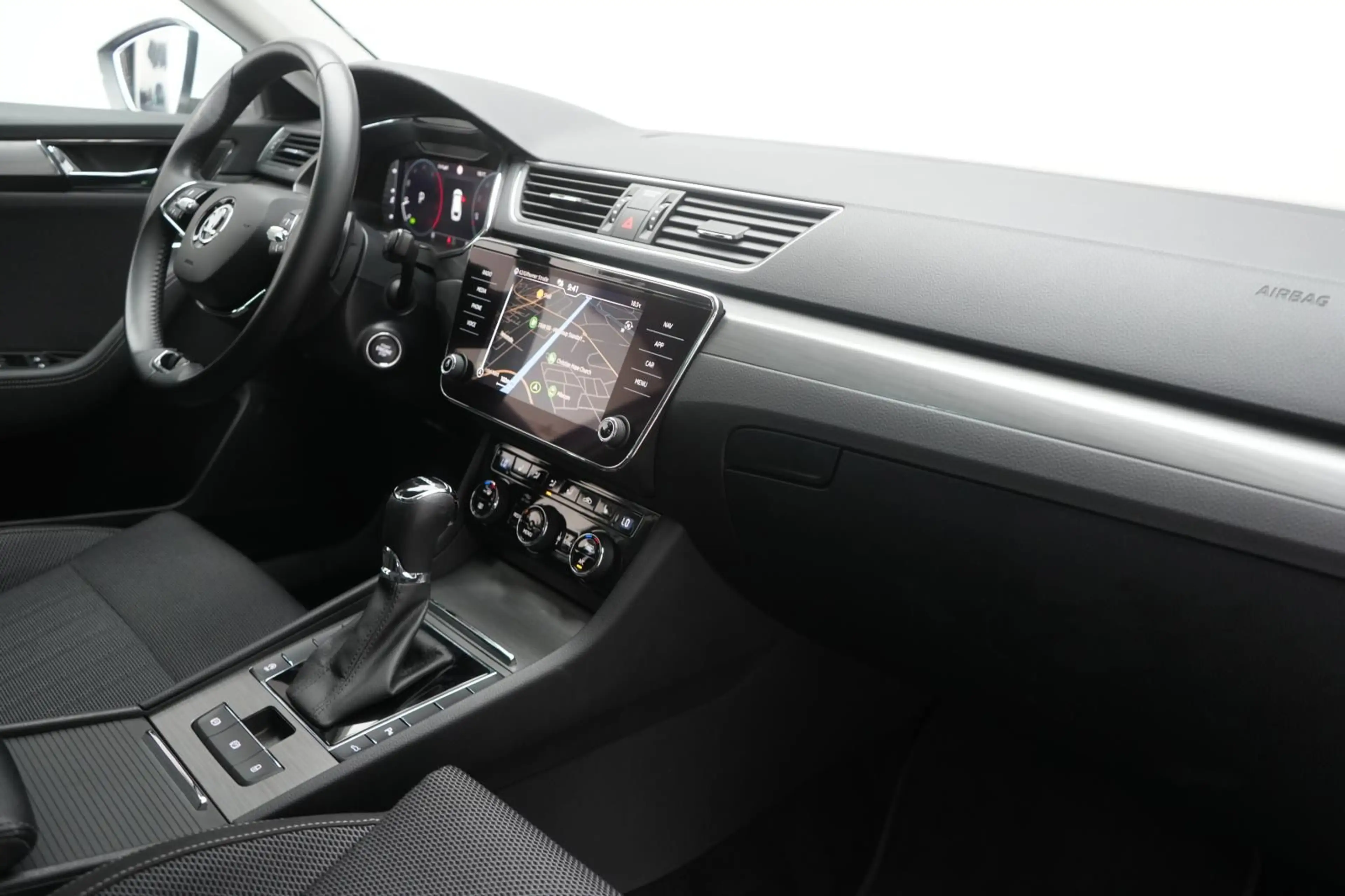 Skoda Superb 2.0 TDI DSG Style CarPlay/ACC/Virtual/Lan — photo 7