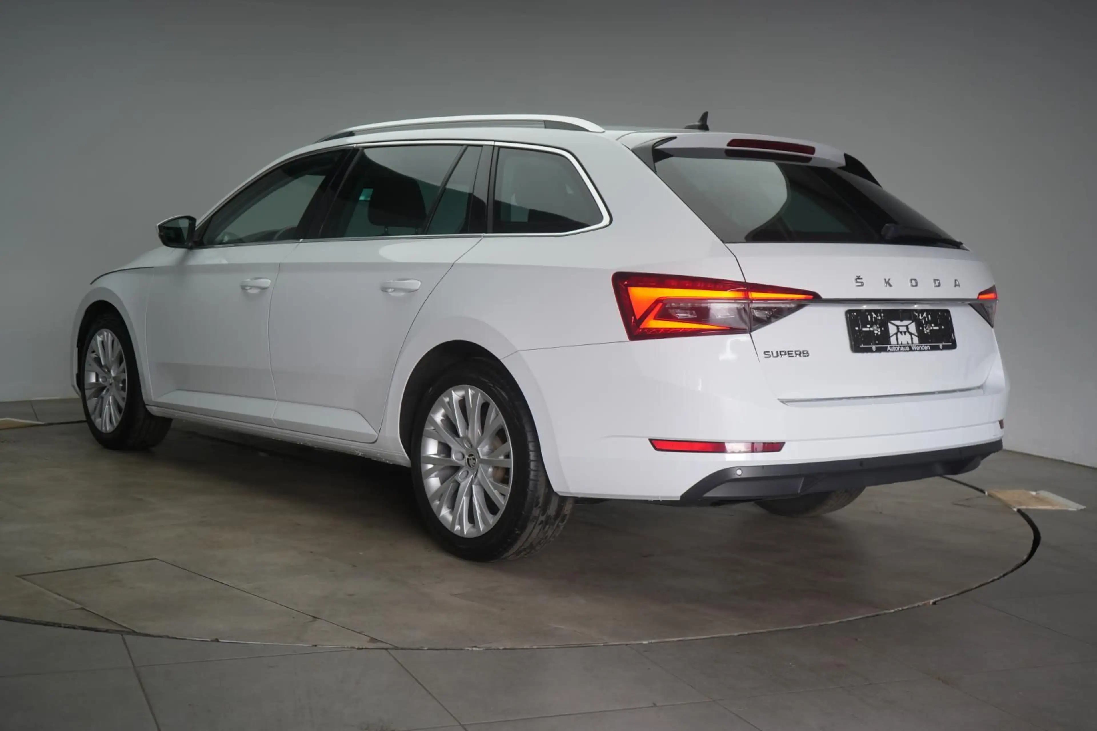 Skoda Superb 2.0 TDI DSG Style CarPlay/ACC/Virtual/Lan — photo 5