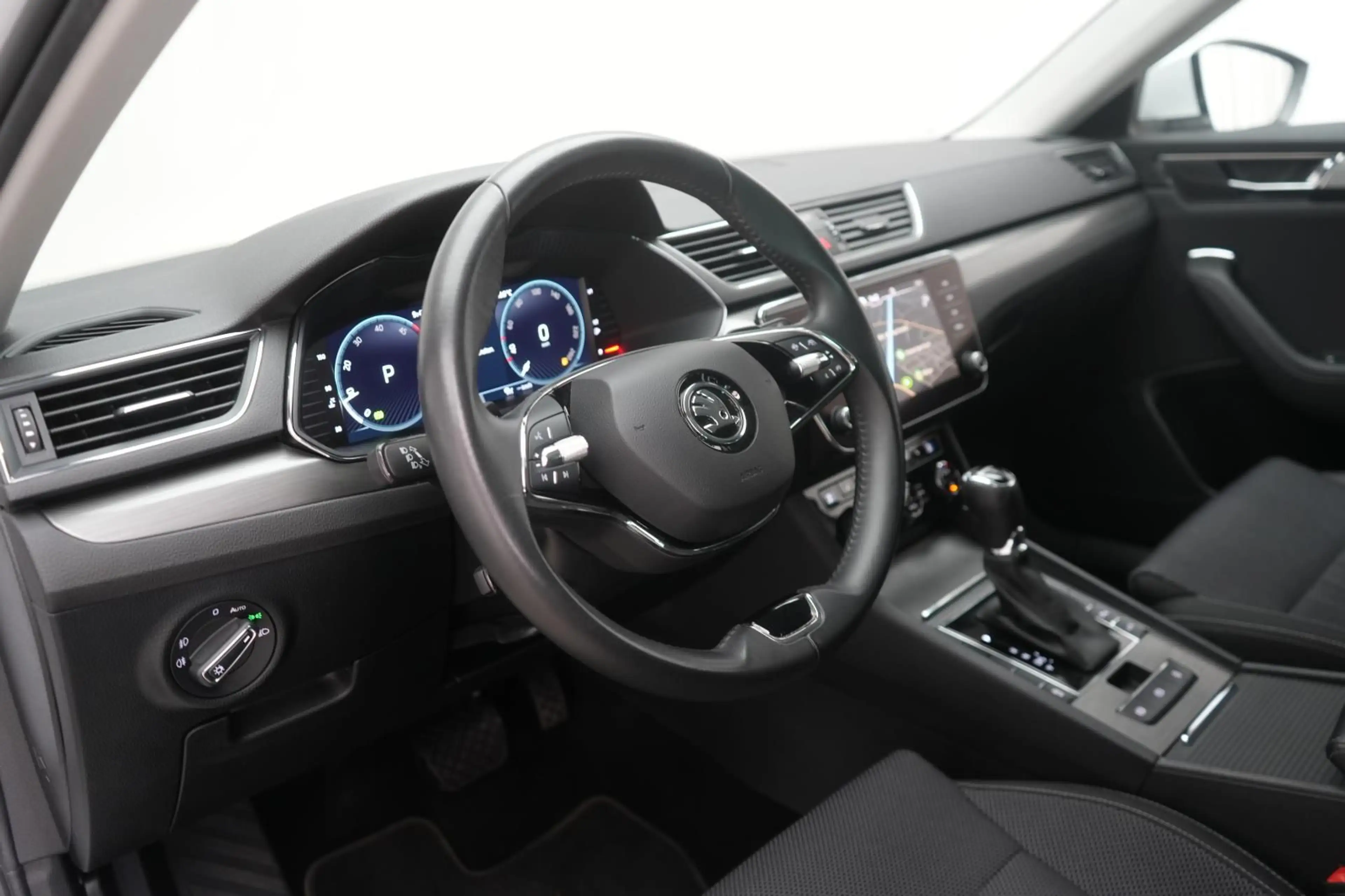 Skoda Superb 2.0 TDI DSG Style CarPlay/ACC/Virtual/Lan — photo 12