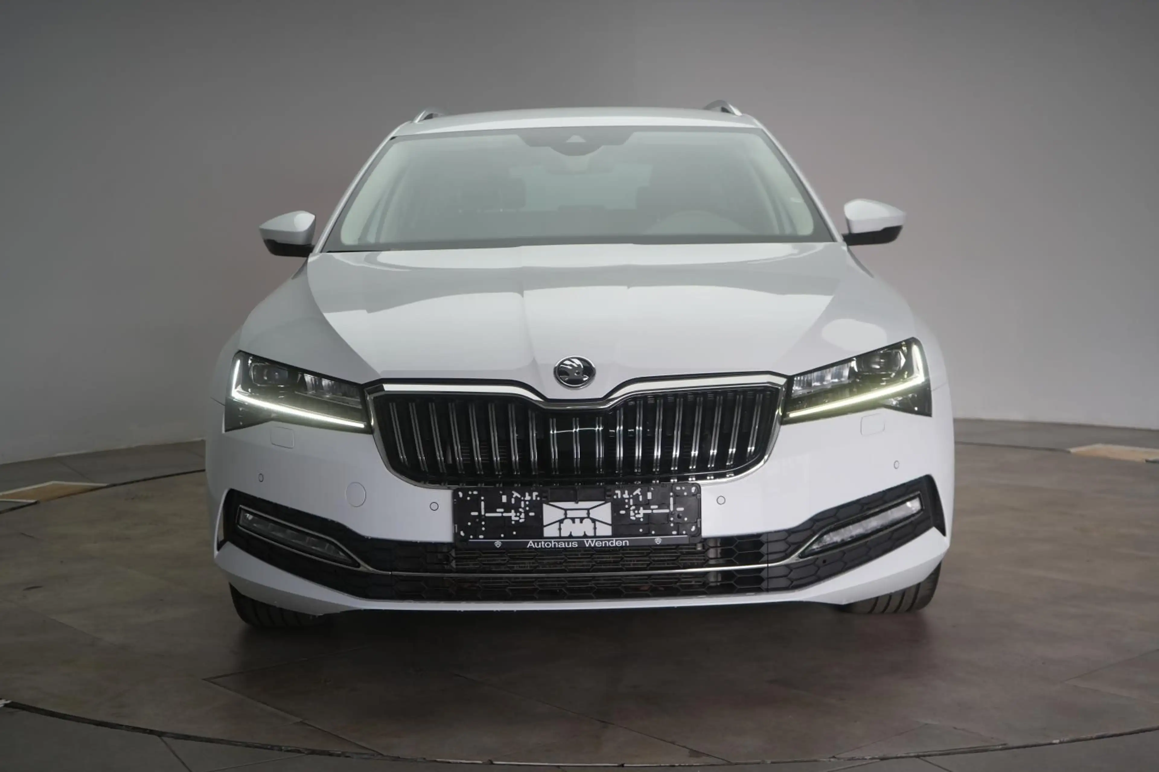 Skoda Superb 2.0 TDI DSG Style CarPlay/ACC/Virtual/Lan — photo 2