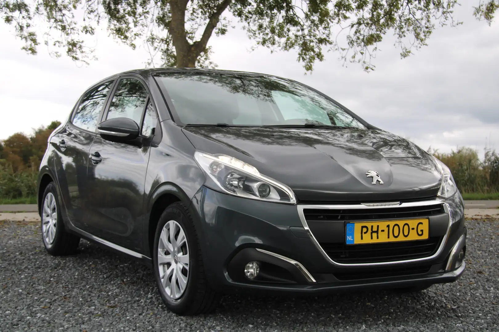 Peugeot 208 1.2 5drs Blue Lion - 1e eigenaar - 41dkm - CarPlay Gris - 1