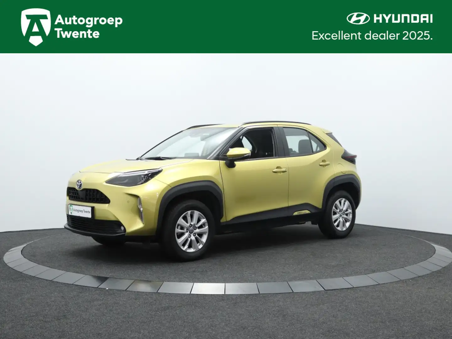 Toyota Yaris Cross 1.5 Hybrid Comfort Automaat | Navigatie | Camera | Goud - 1