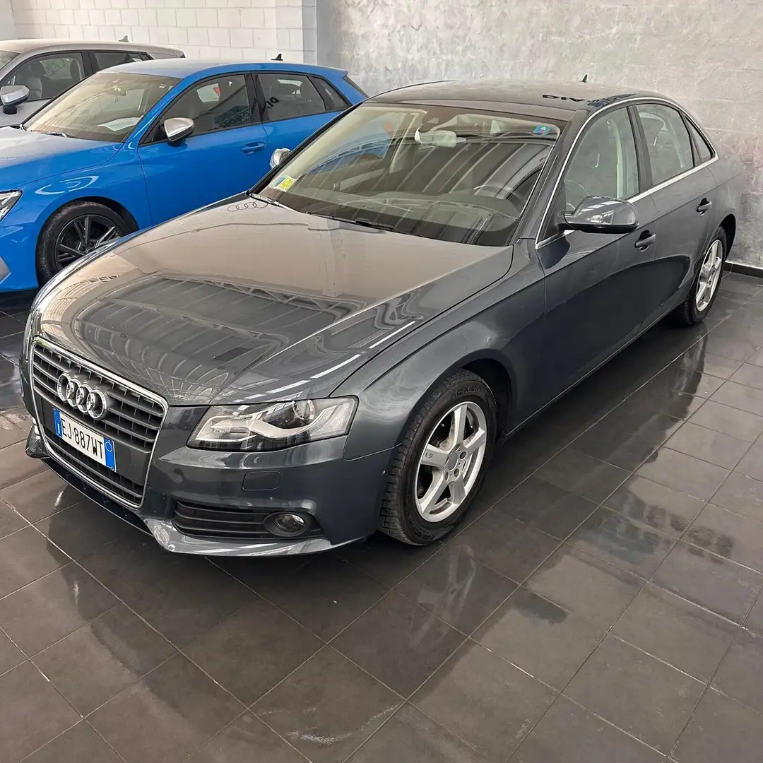 Audi A4 2.0 TDI 143CV F.AP. mult. Ambiente Grigio - 2