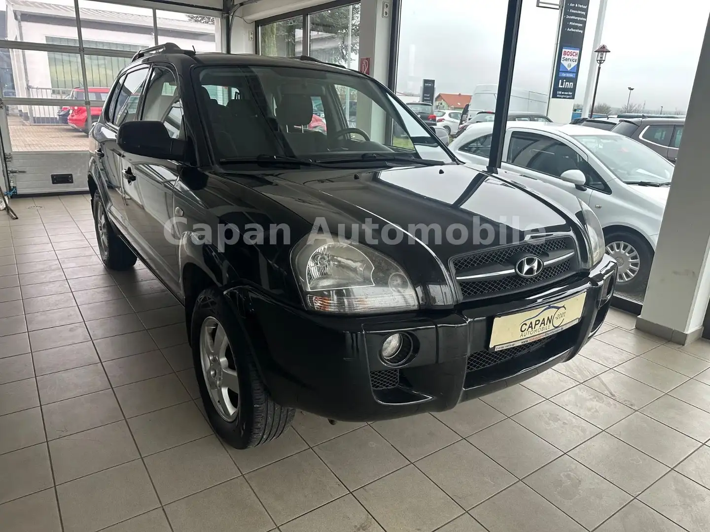 Hyundai TUCSON 2.0 GLS Klima/AHK/Tüv09.2026/Euro4 Negro - 1