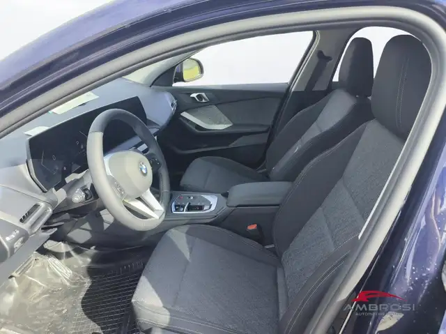 BMW 1 Series view 6