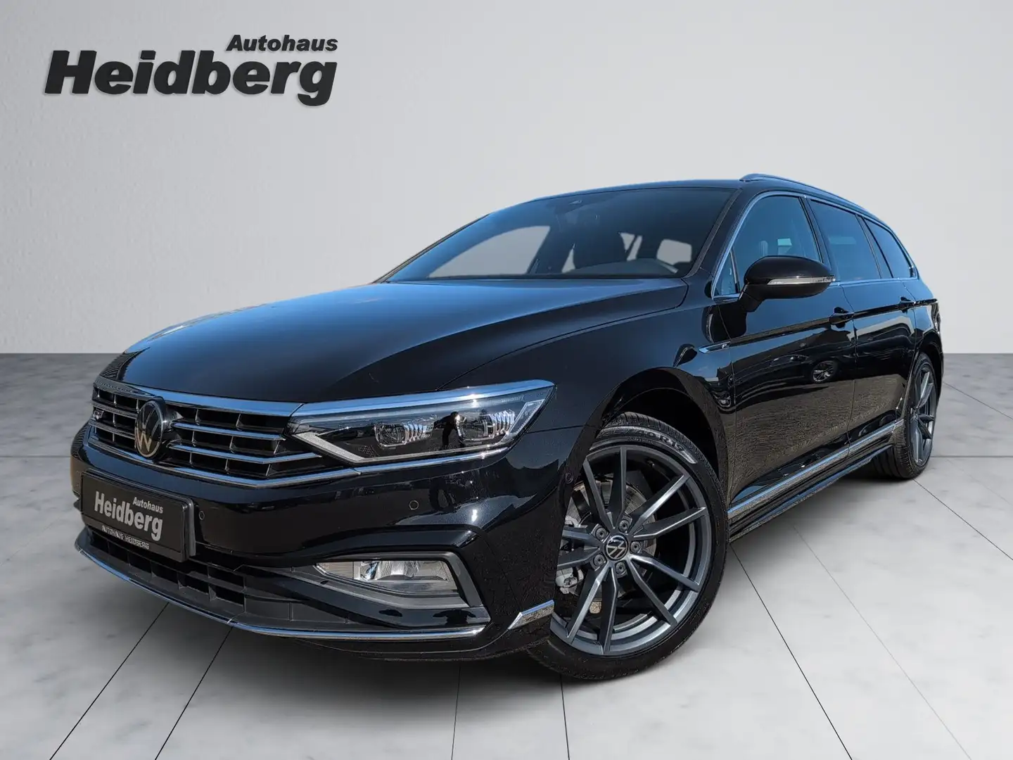 Volkswagen Passat Variant R-LINE AHK Standhzg IQ NAPPA 19" Garantie 4-2029 Schwarz - 1