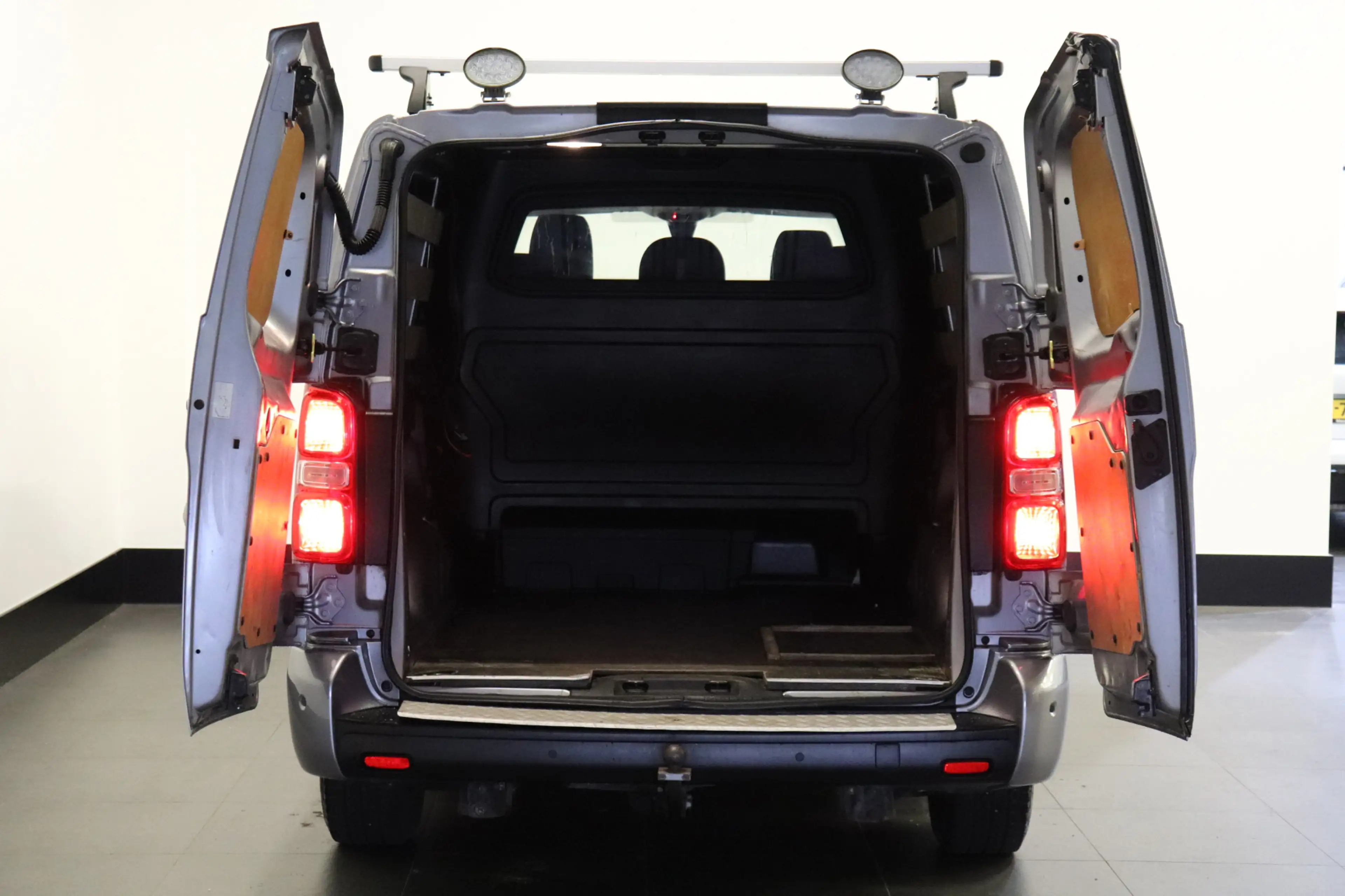 Peugeot Expert 2.0 BlueHDI 180PK Dubbel Cabine Automaat EURO 6 - — photo 9