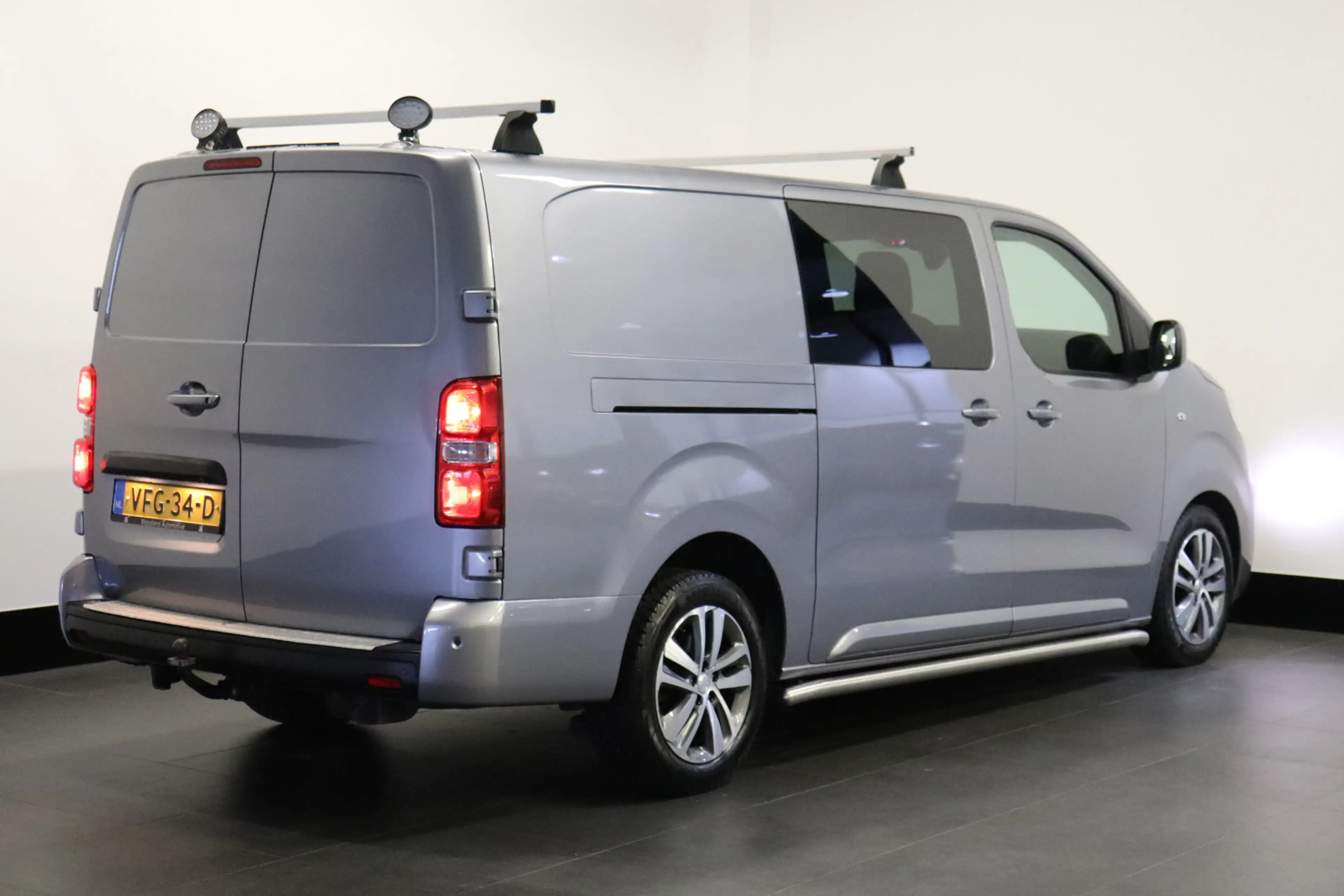 Peugeot Expert 2.0 BlueHDI 180PK Dubbel Cabine Automaat EURO 6 - — photo 2