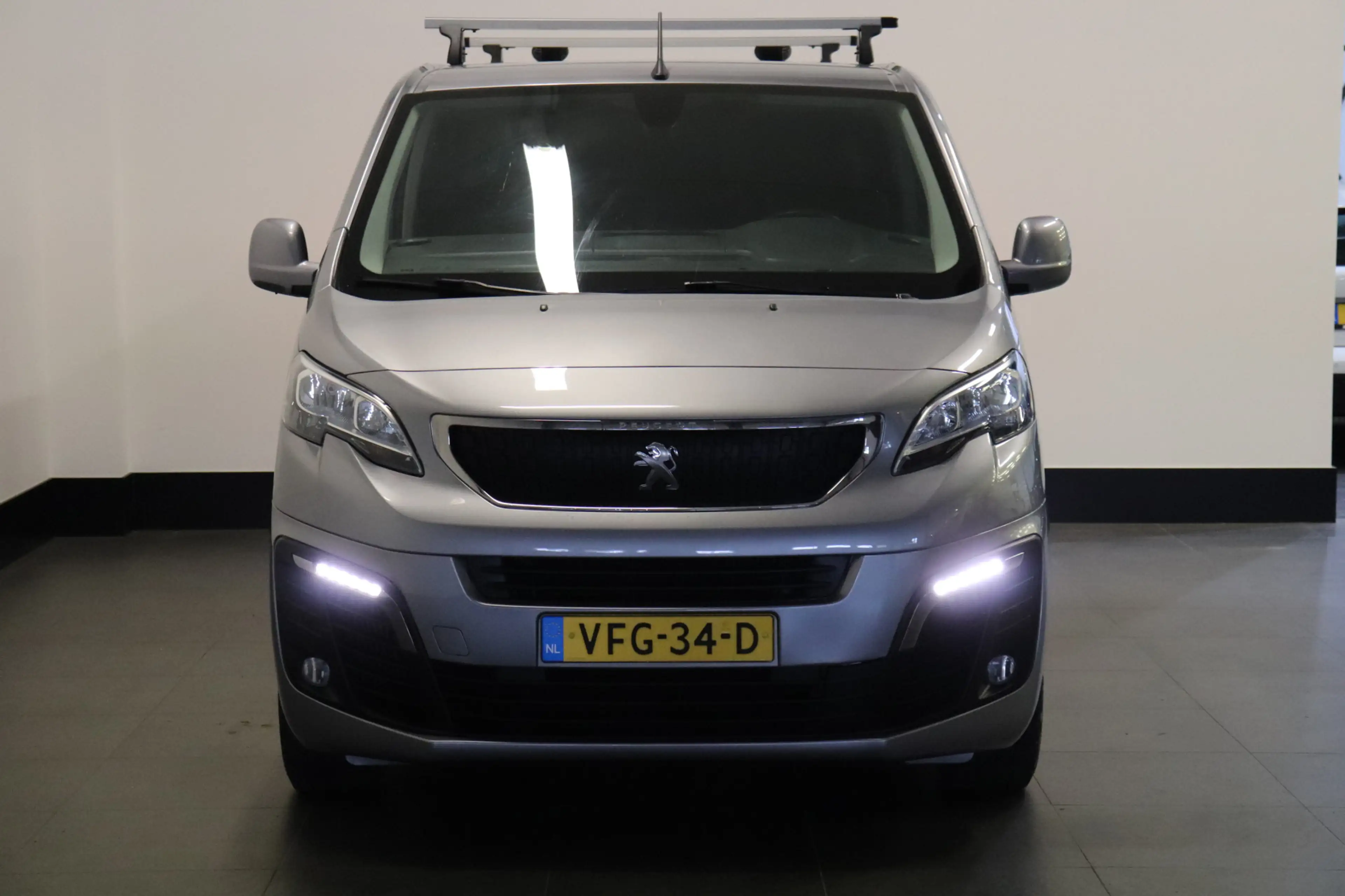 Peugeot Expert 2.0 BlueHDI 180PK Dubbel Cabine Automaat EURO 6 - — photo 7