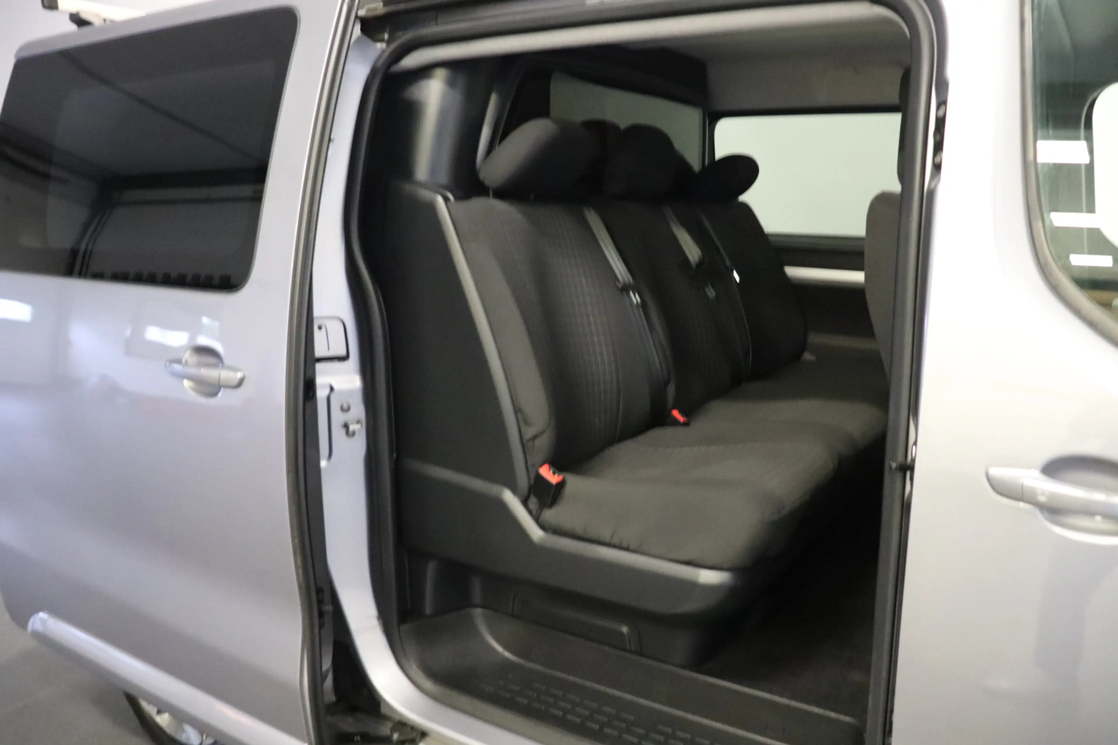 Peugeot Expert 2.0 BlueHDI 180PK Dubbel Cabine Automaat EURO 6 - — photo 6