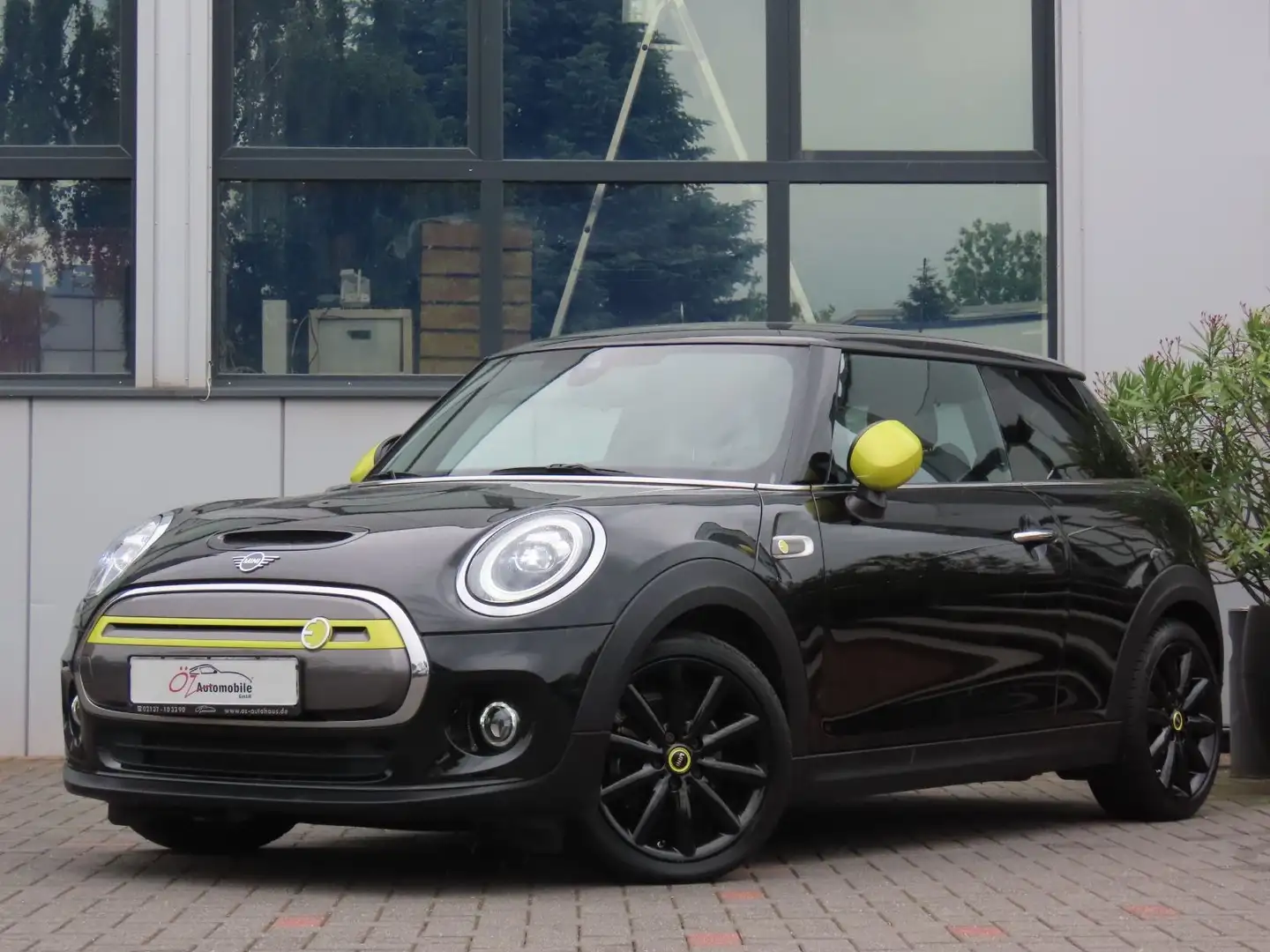 MINI Cooper SE Trim M Autom. Kamera Ambiente Schwarz - 2