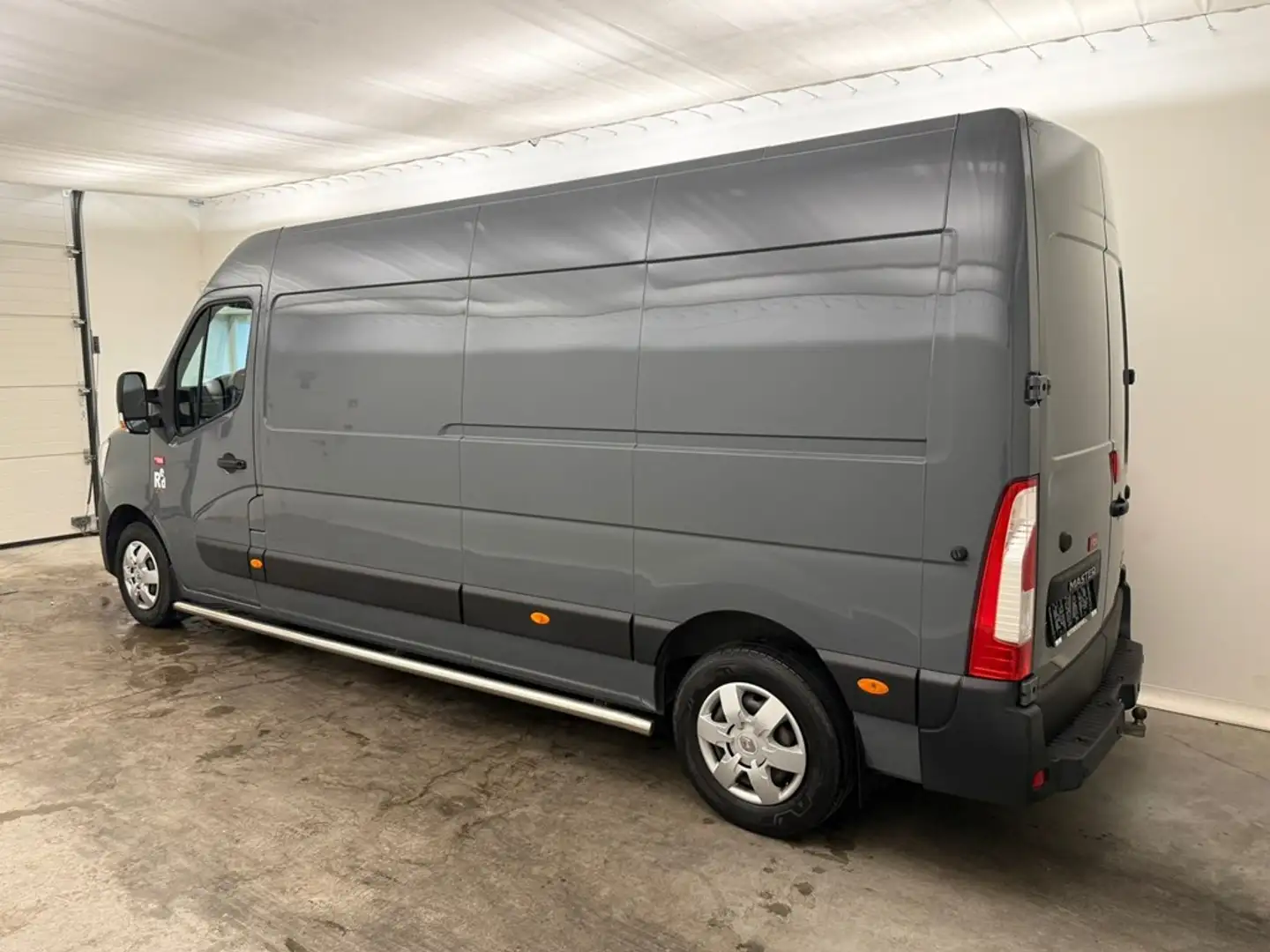 Renault Master 2.3 ENERGY Blue dCi L3H3 Aut. 3PL GPS Camera Lucht Grijs - 2